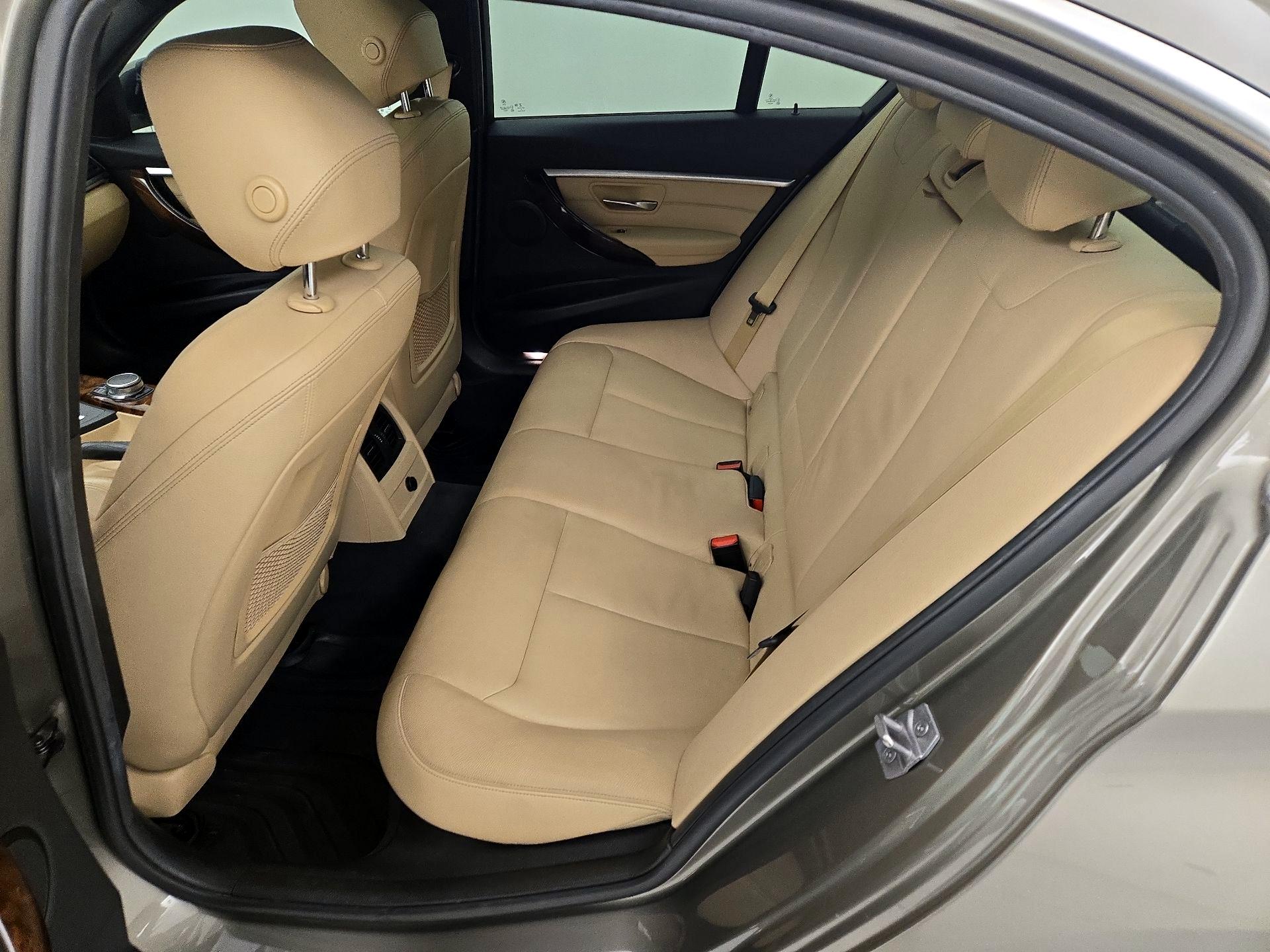 Thumbnail: 2018 BMW 3 Series - 20