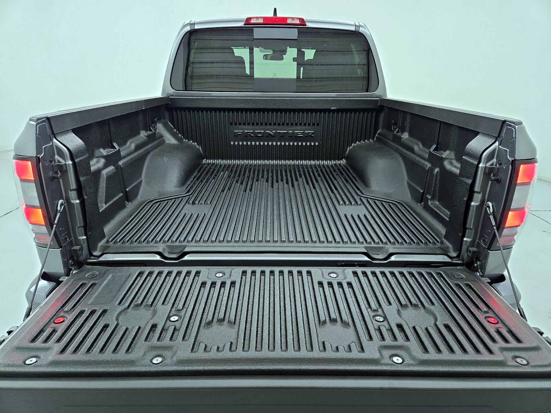 Thumbnail: 2025 Nissan Frontier - 20