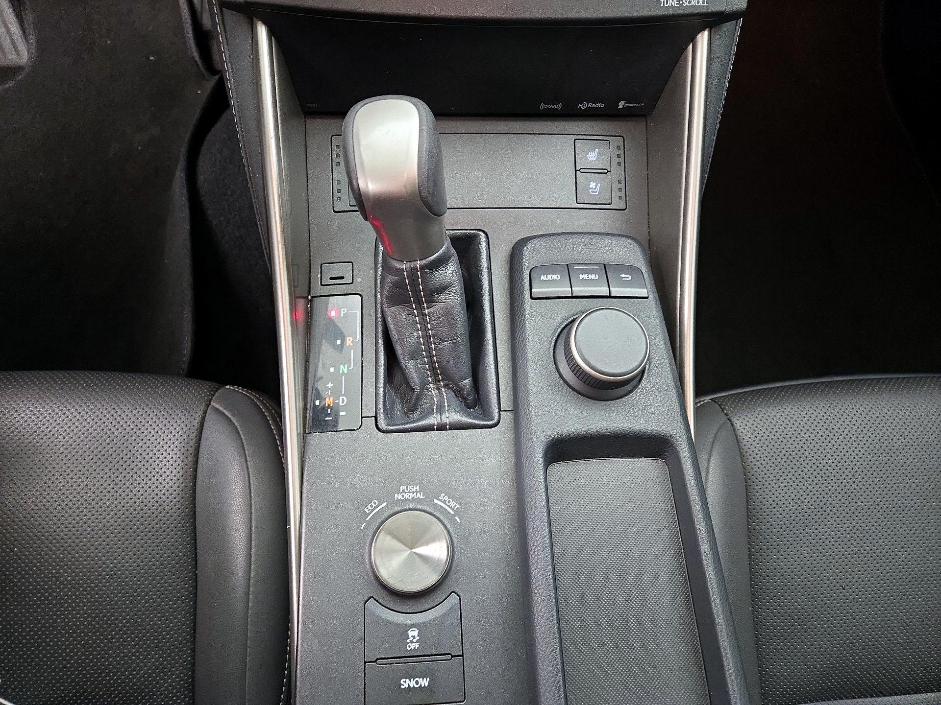 Thumbnail: 2016 Lexus IS - 17