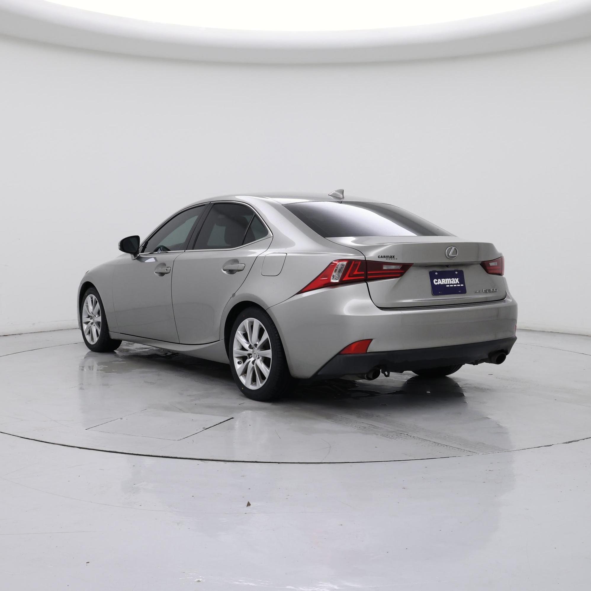 Thumbnail: 2016 Lexus IS - 2