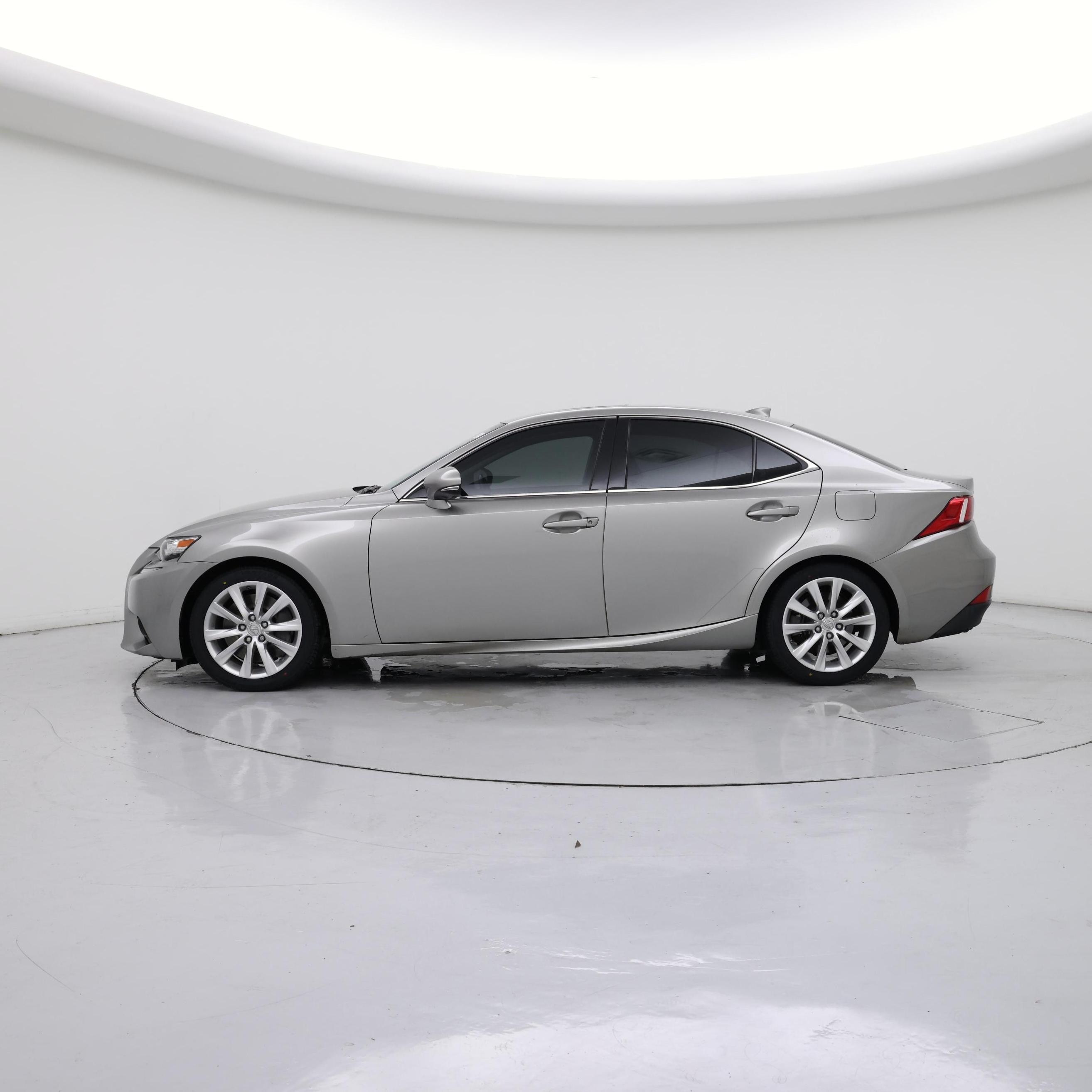 Thumbnail: 2016 Lexus IS - 3