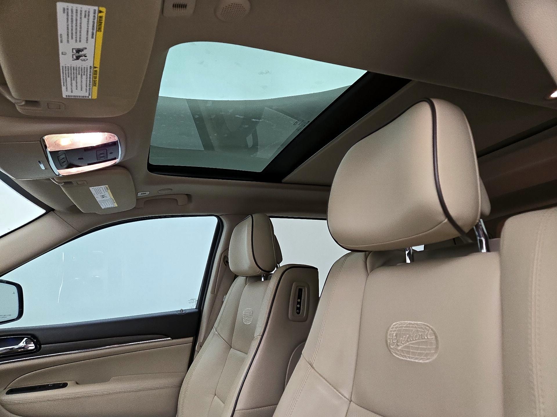 Thumbnail: 2019 Jeep Grand Cherokee - 20