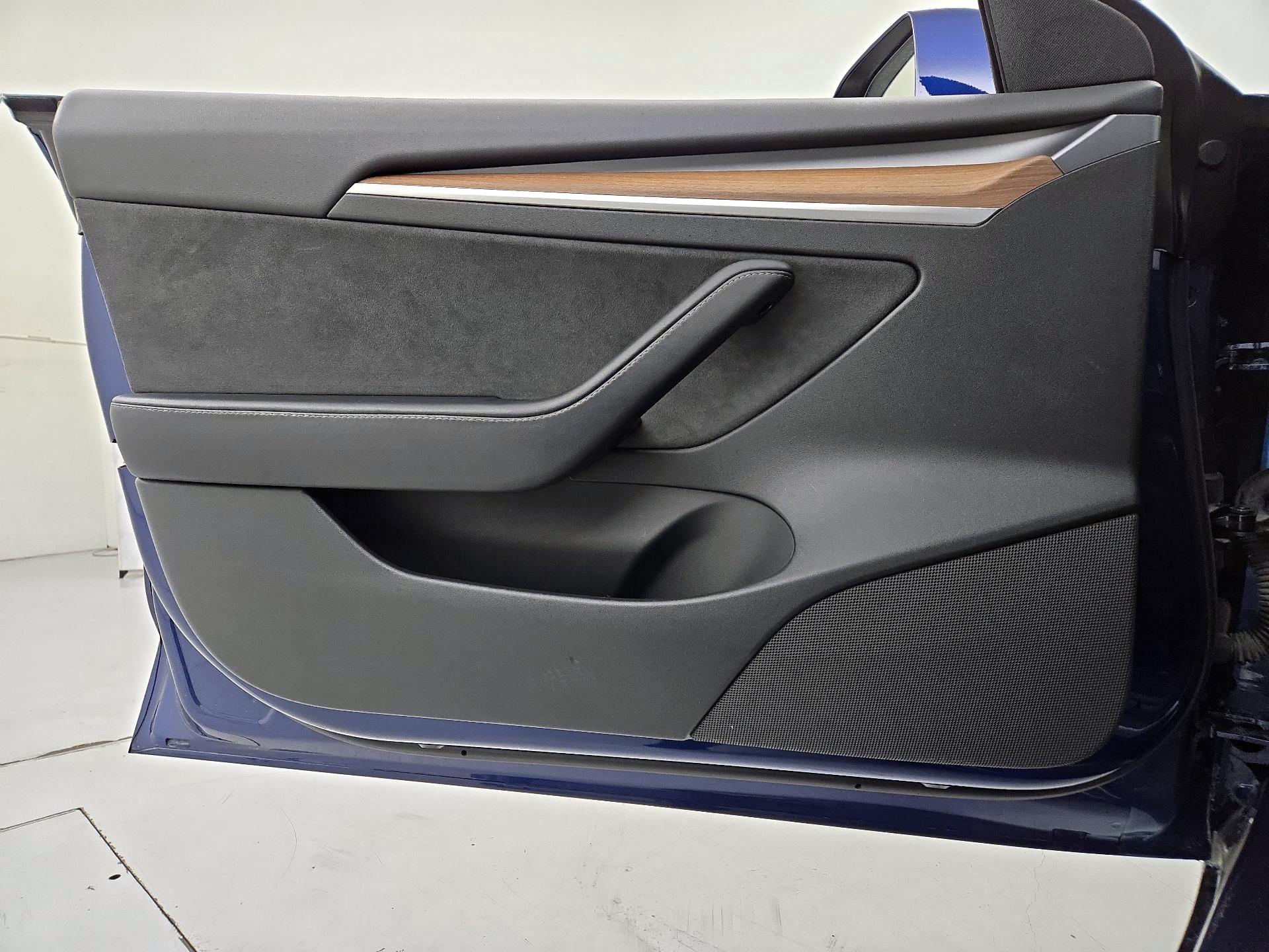 Thumbnail: 2023 Tesla Model 3 - 12