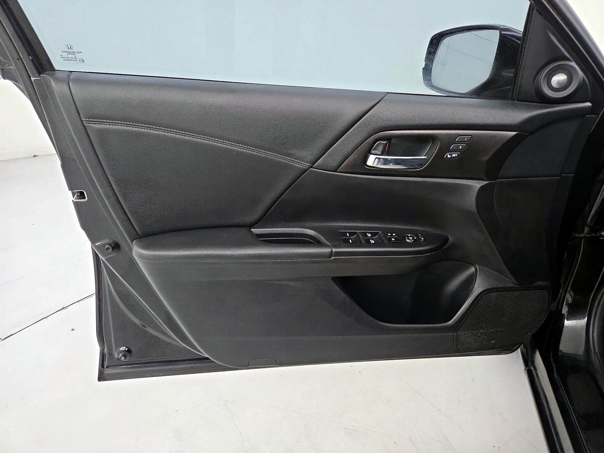 Thumbnail: 2015 Honda Accord - 12