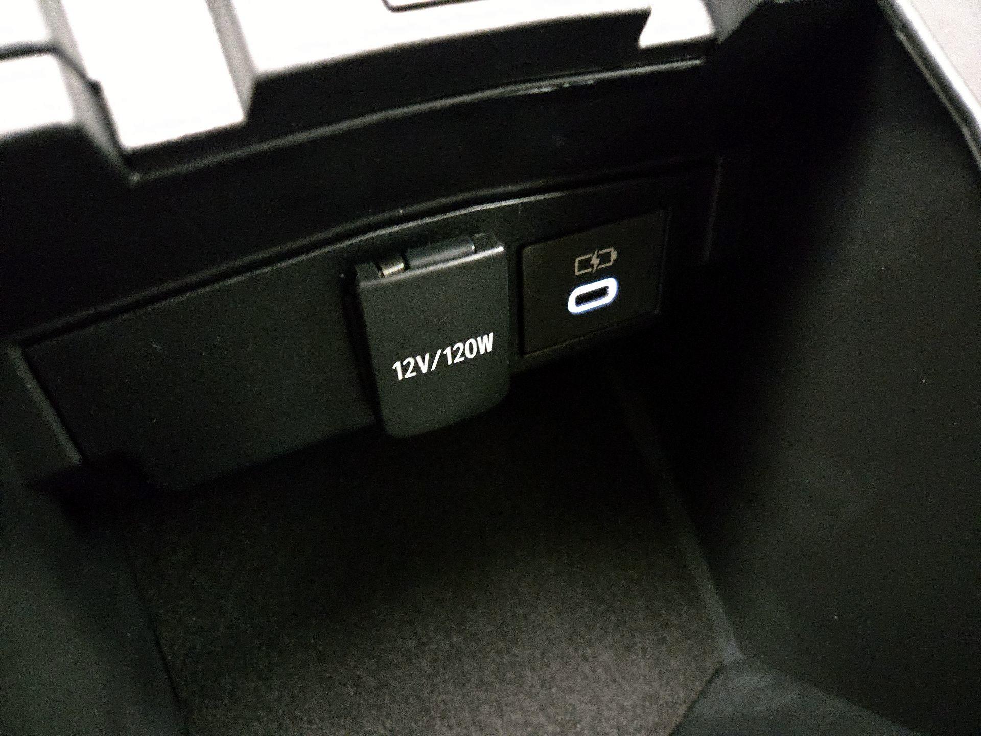 Thumbnail: 2025 Toyota Corolla - 18