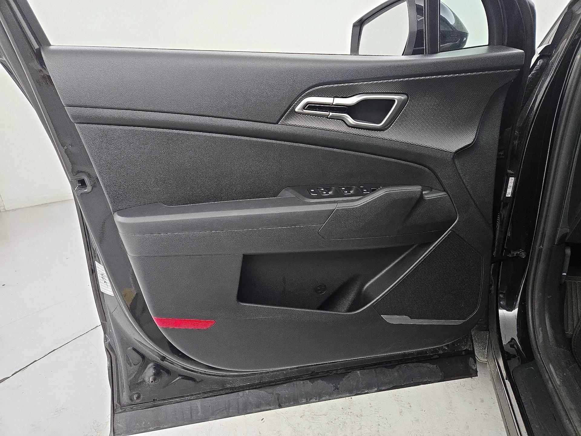 Thumbnail: 2024 Kia Sportage - 12