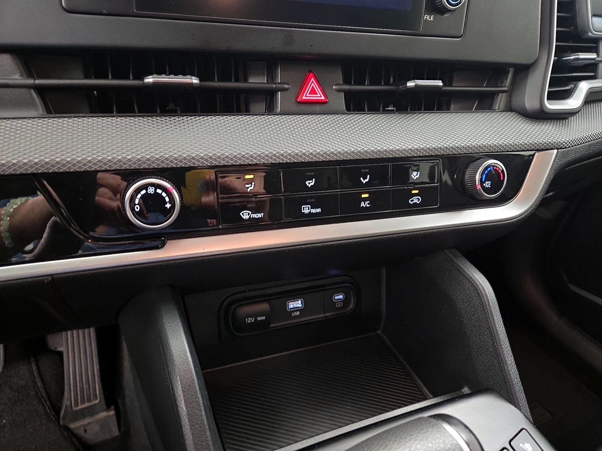 Thumbnail: 2024 Kia Sportage - 16