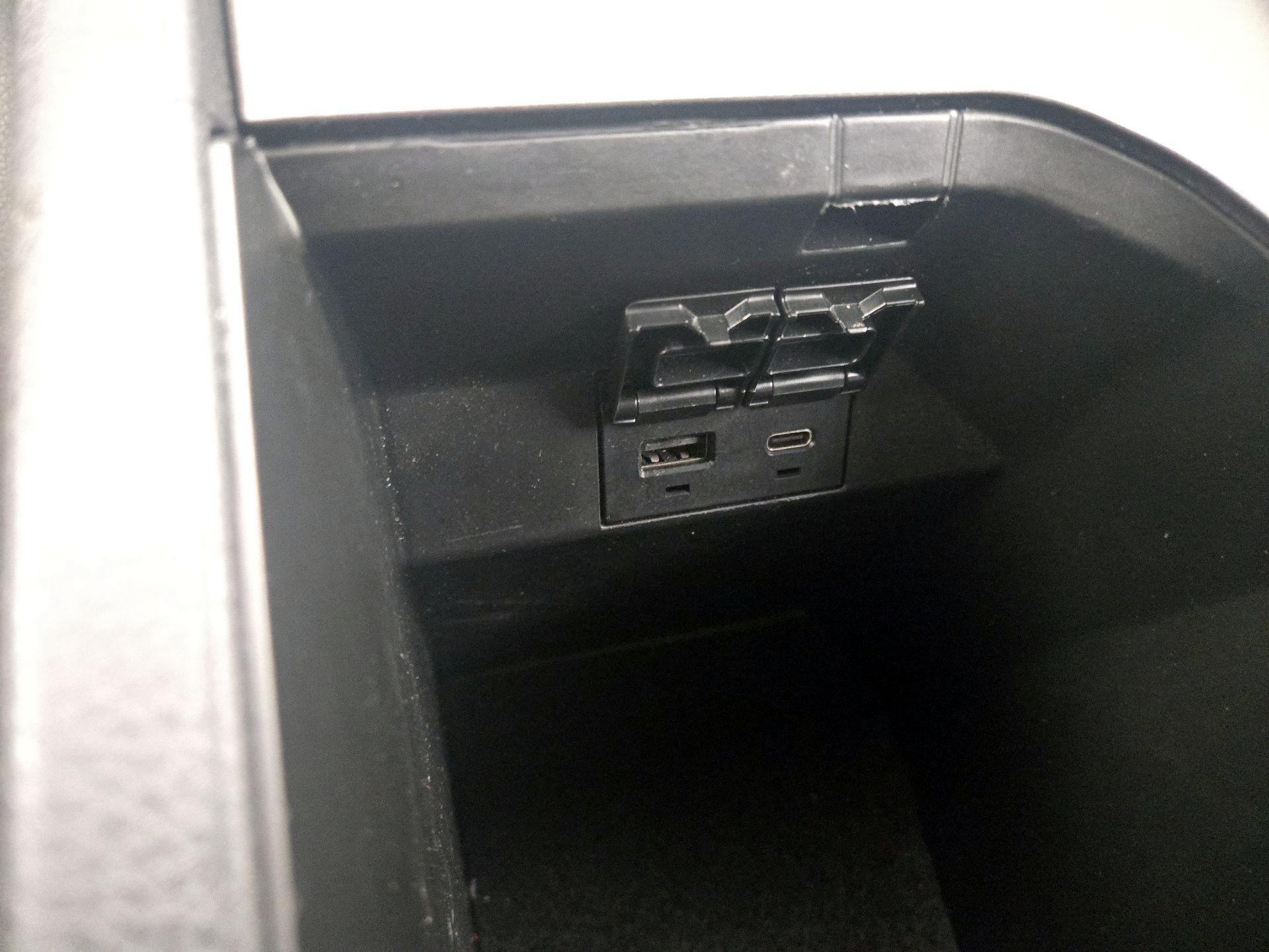 Thumbnail: 2024 Toyota Camry - 18