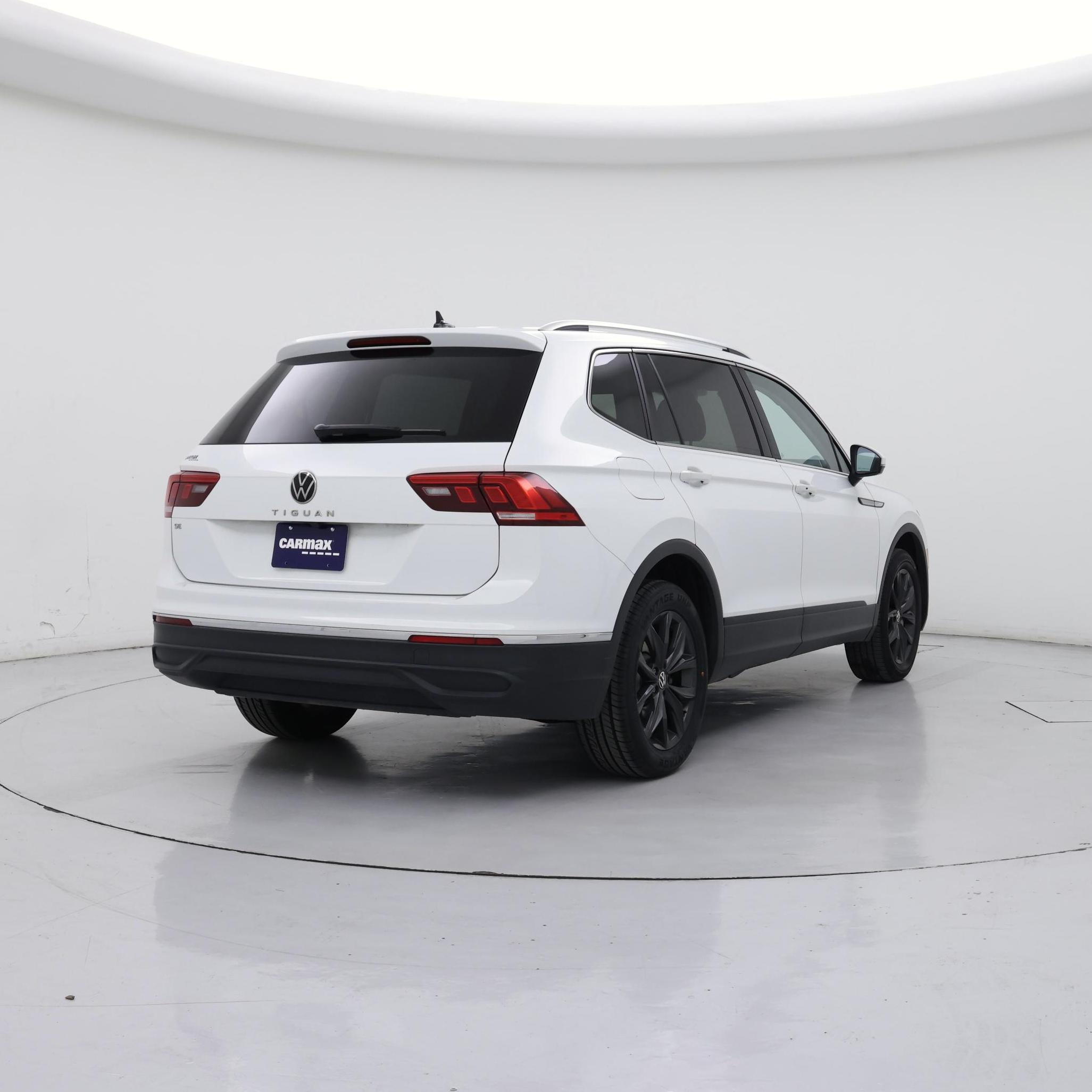 Thumbnail: 2024 Volkswagen Tiguan - 8