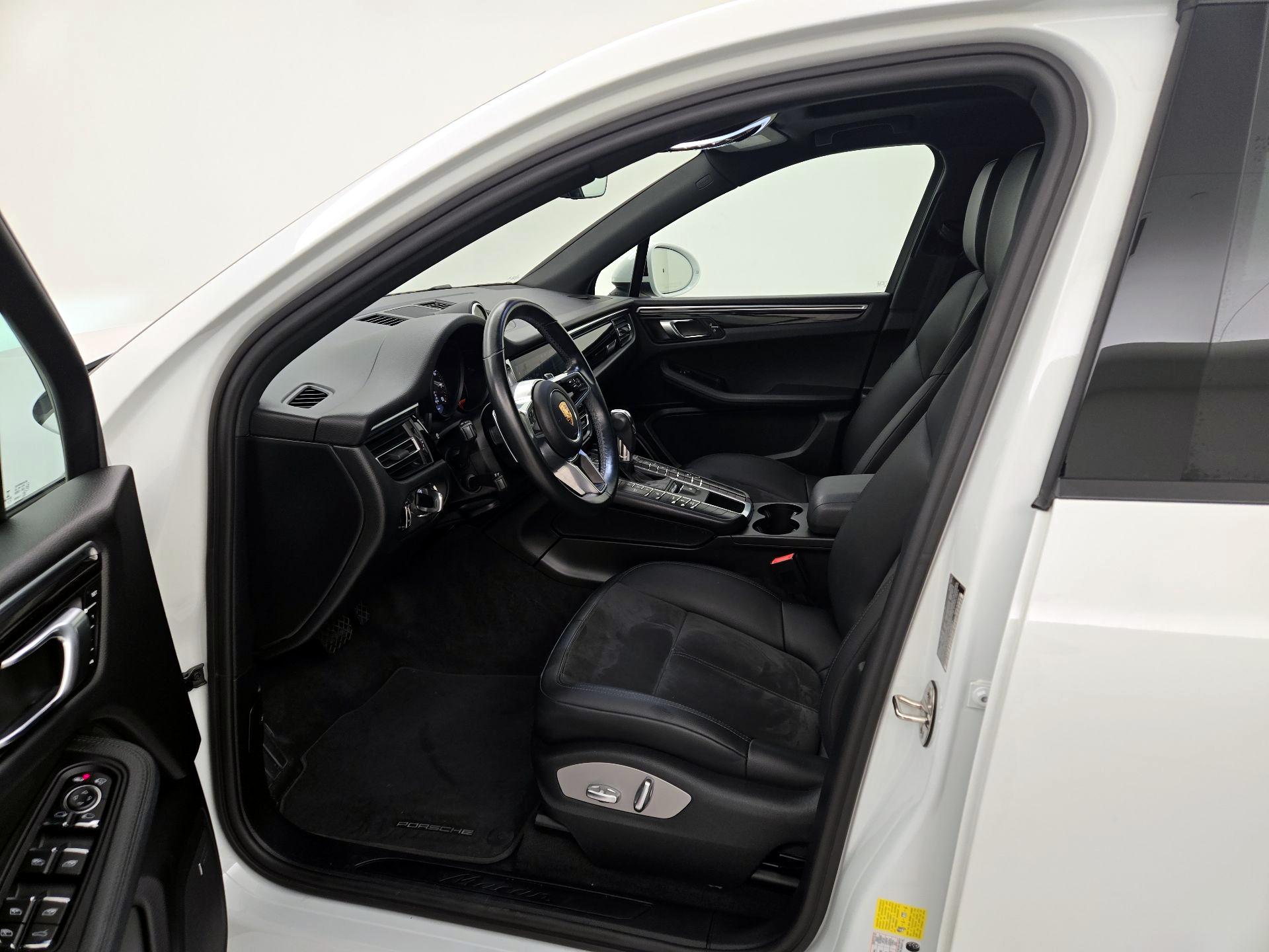 Thumbnail: 2021 Porsche Macan - 11