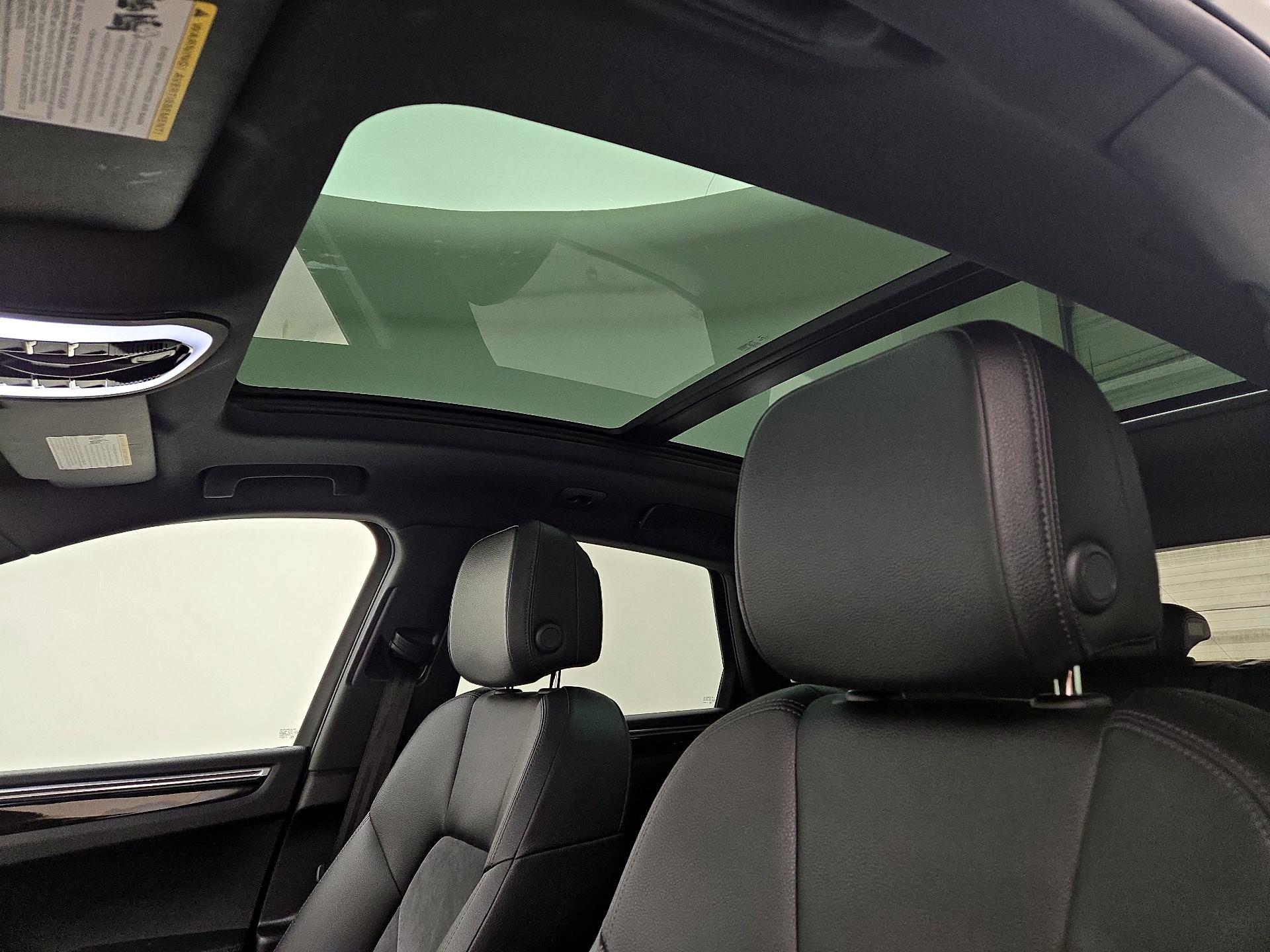 Thumbnail: 2021 Porsche Macan - 20