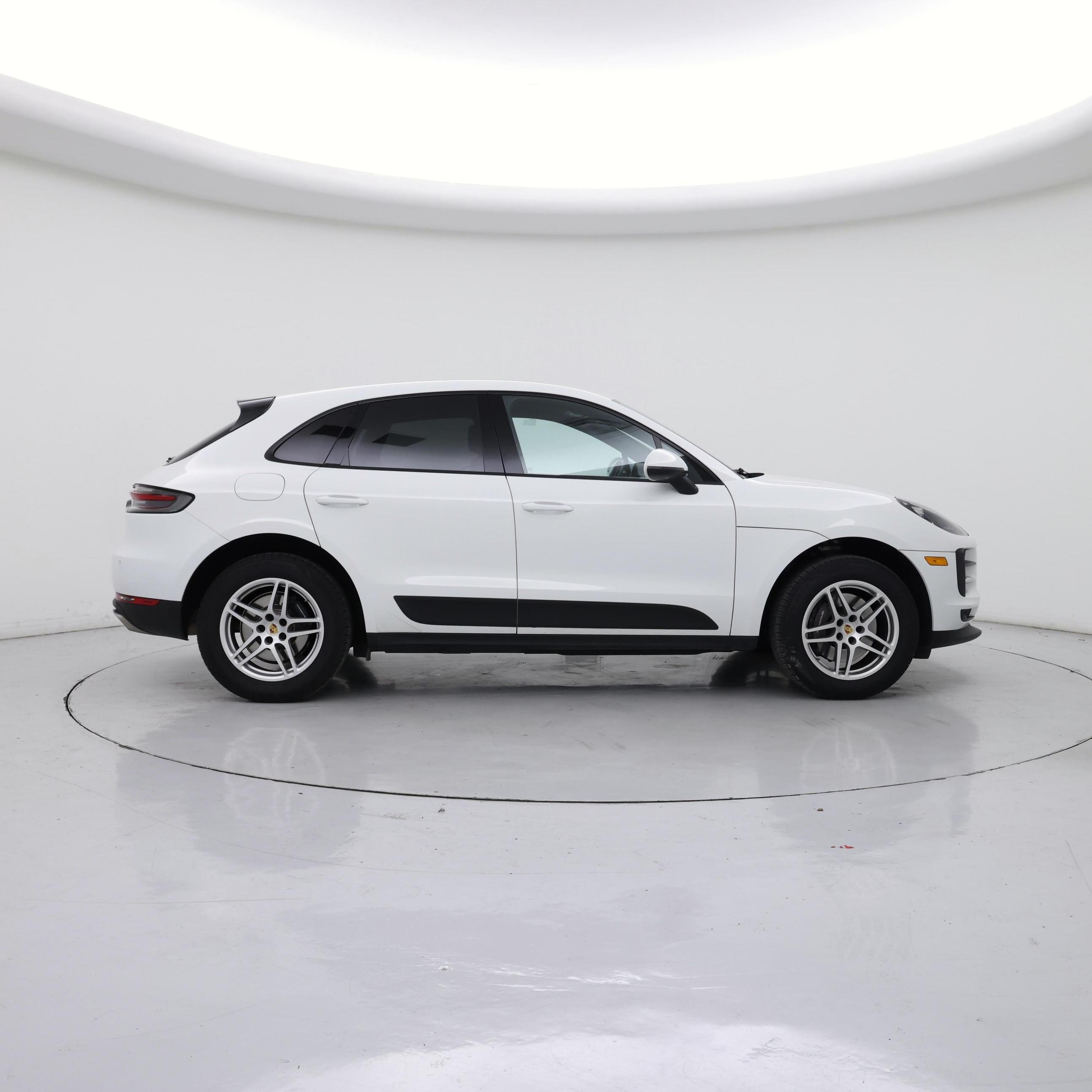 Thumbnail: 2021 Porsche Macan - 7