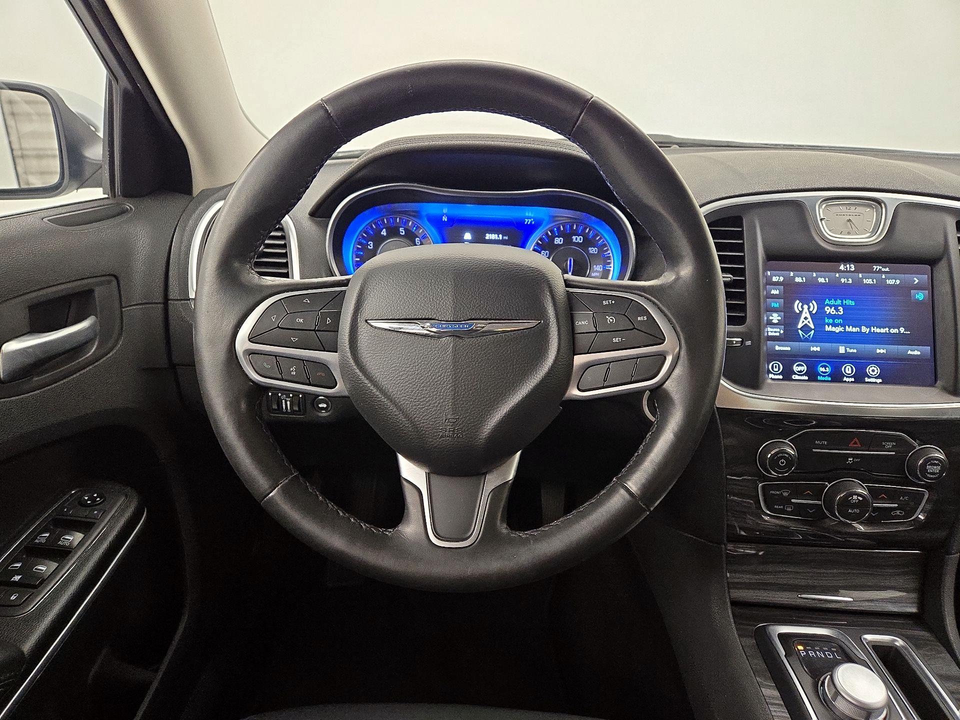 Thumbnail: 2020 Chrysler 300 - 10