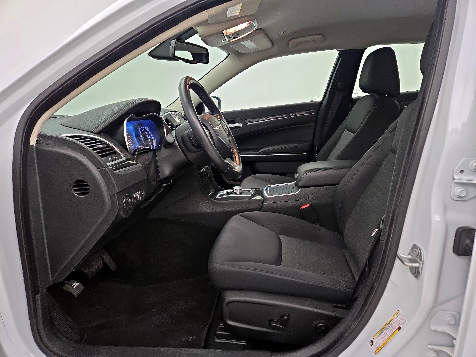 Thumbnail: 2020 Chrysler 300 - 11