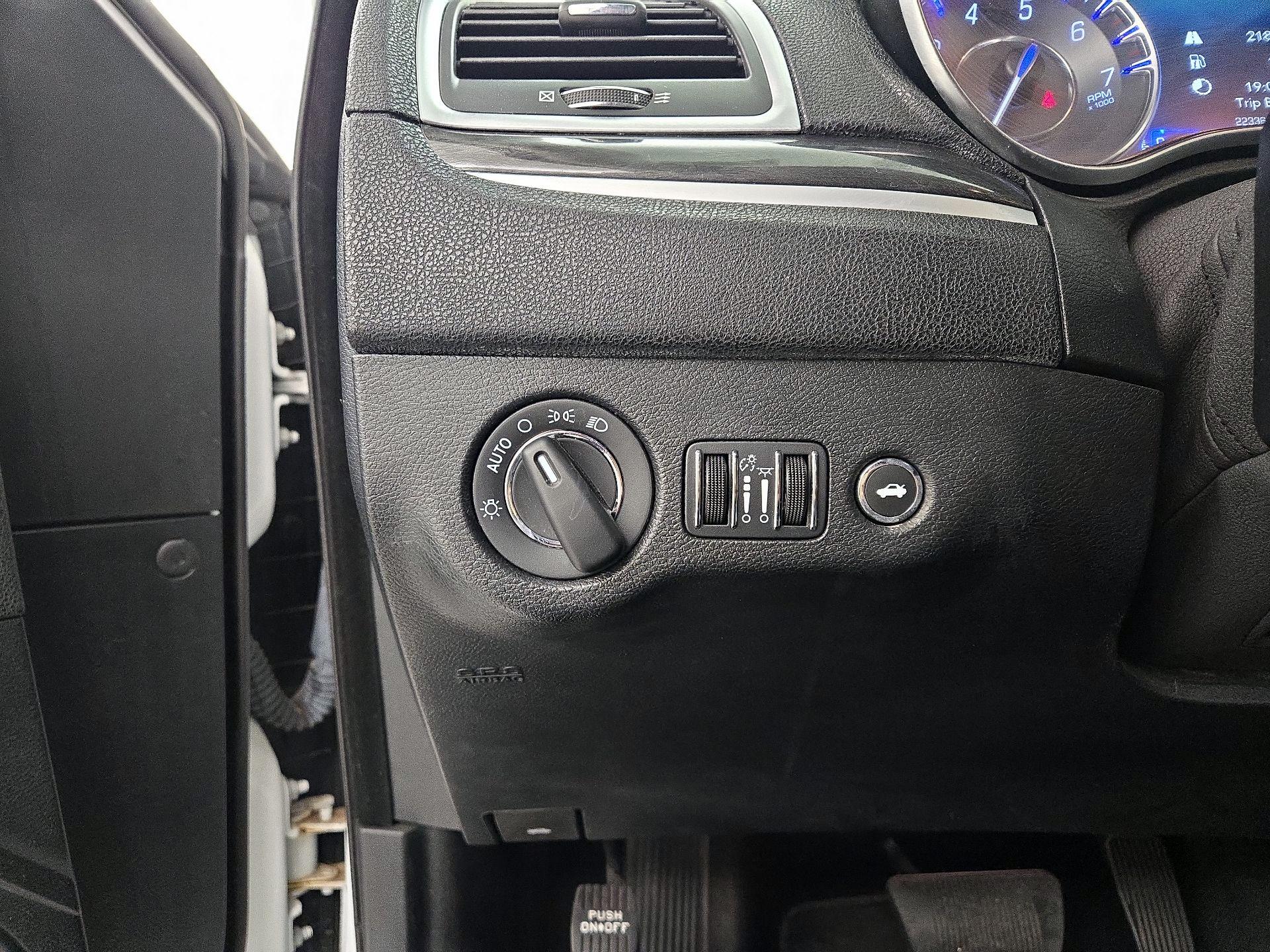 Thumbnail: 2020 Chrysler 300 - 13