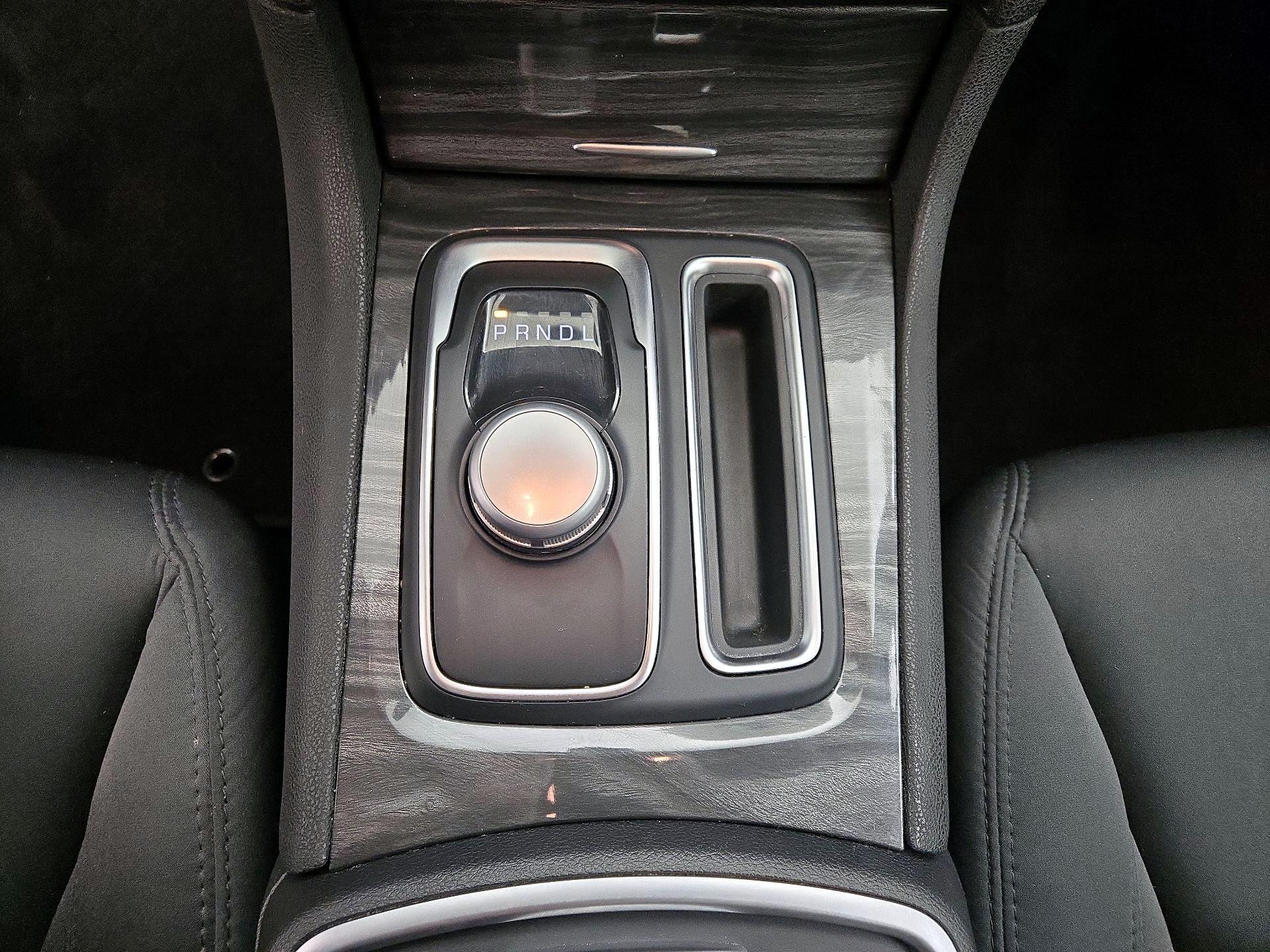 Thumbnail: 2020 Chrysler 300 - 17