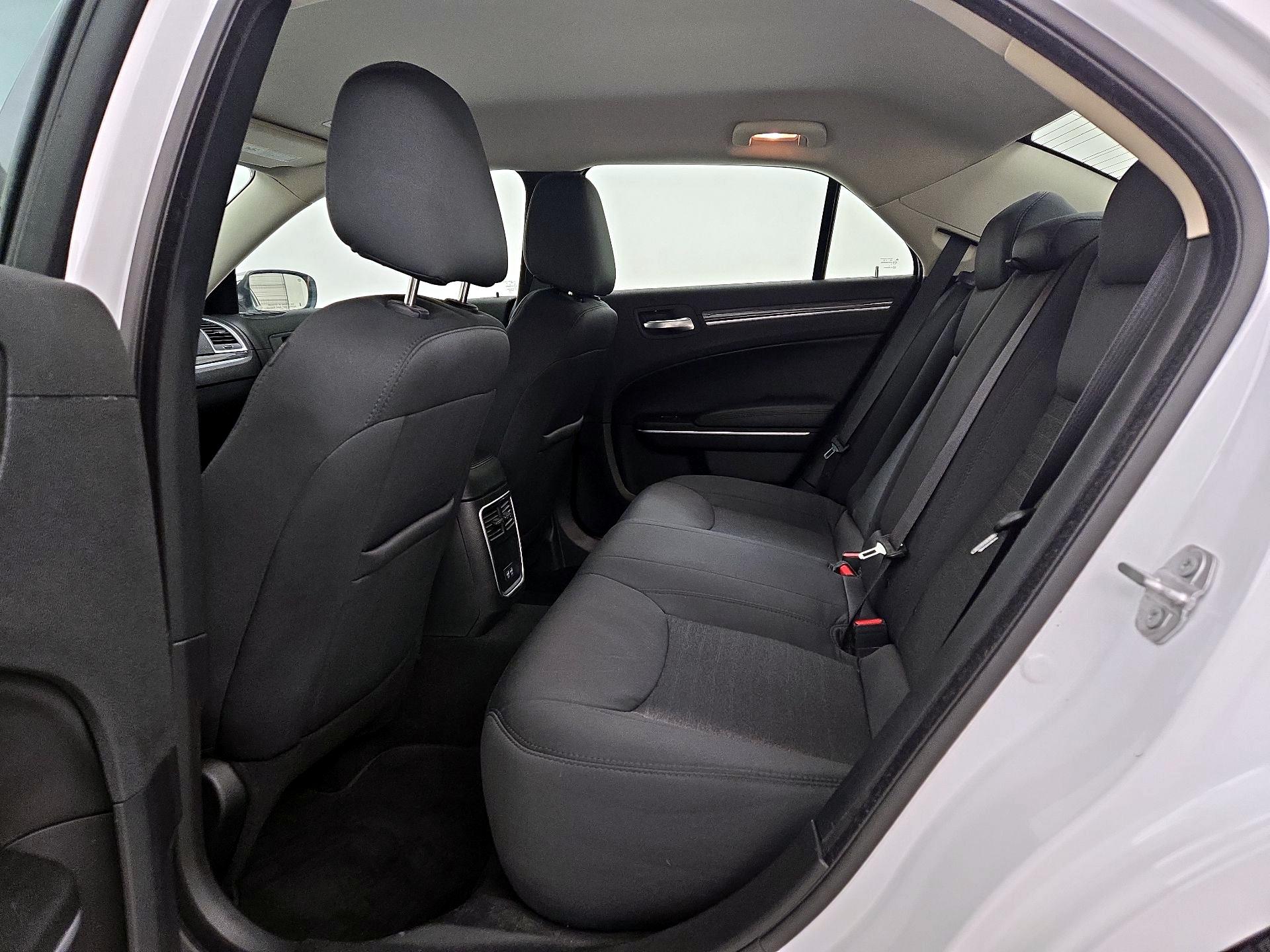 Thumbnail: 2020 Chrysler 300 - 19