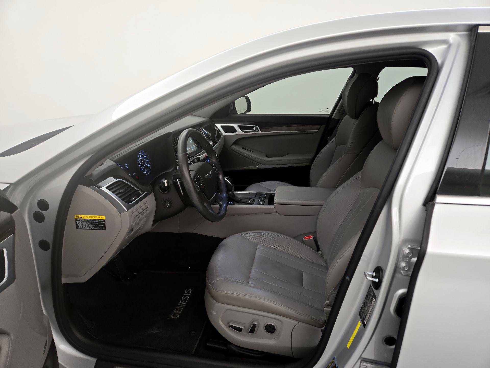 Thumbnail: 2017 Genesis G80 - 11