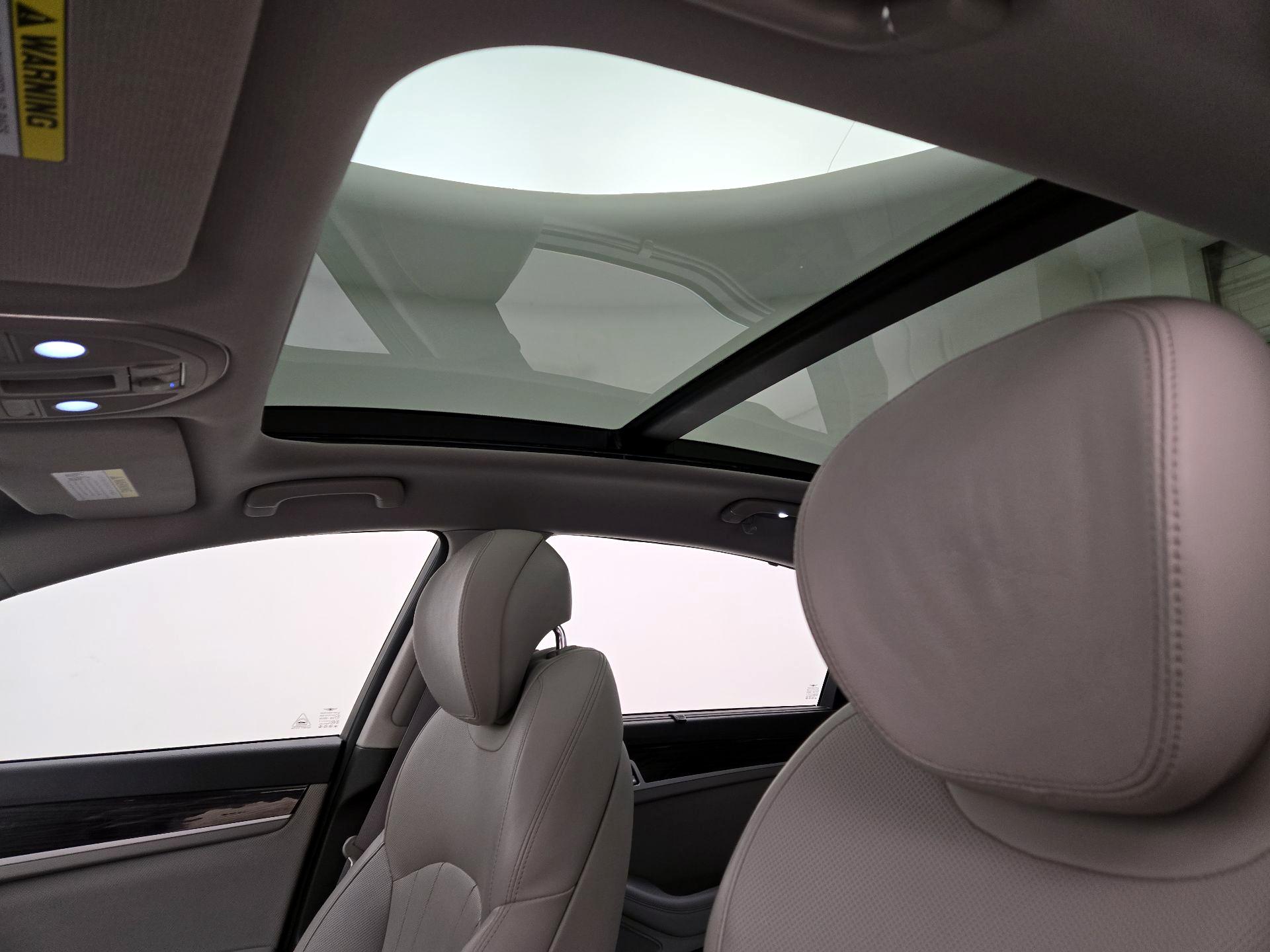 Thumbnail: 2017 Genesis G80 - 20