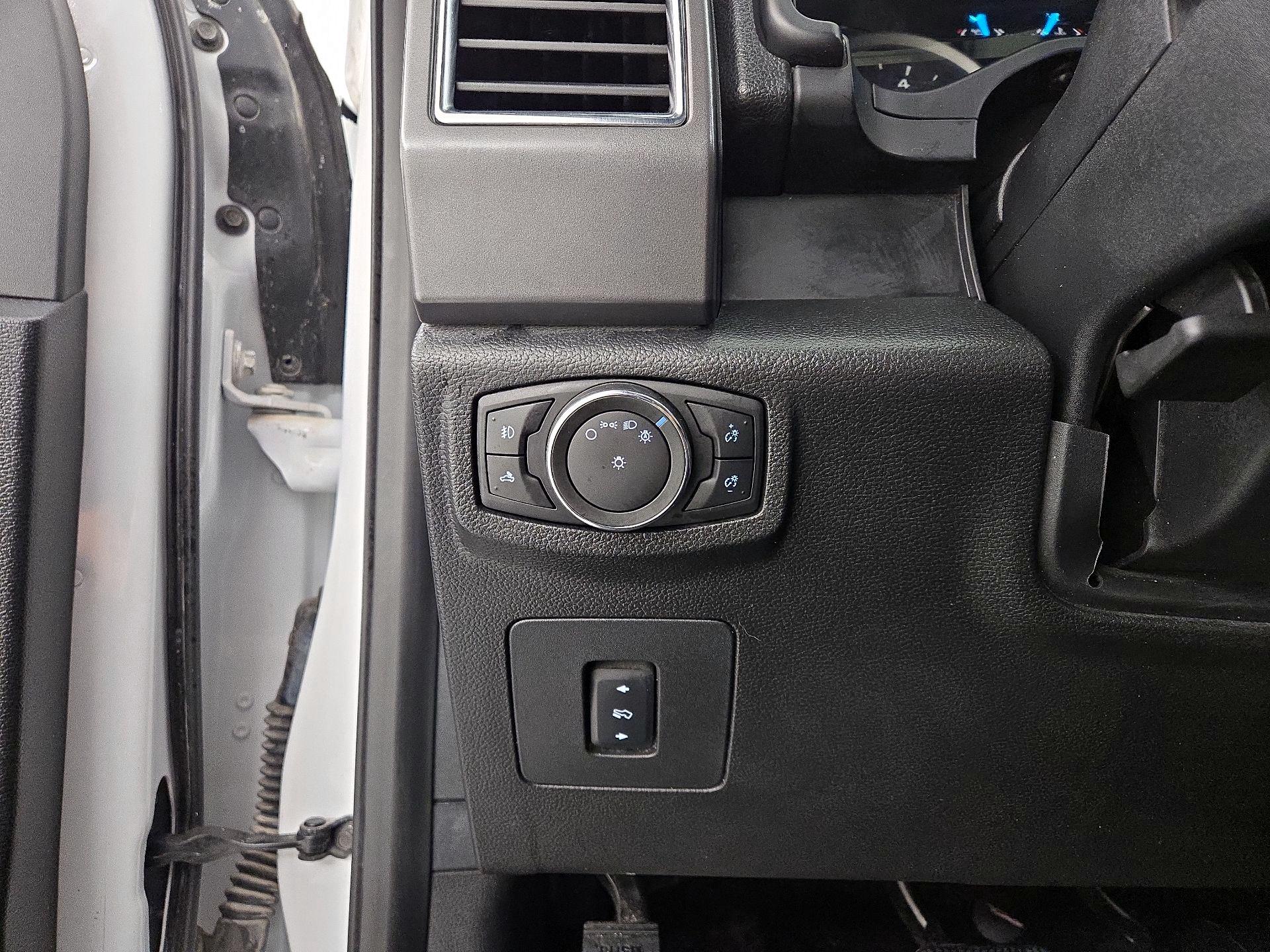 Thumbnail: 2016 Ford F-150 - 13