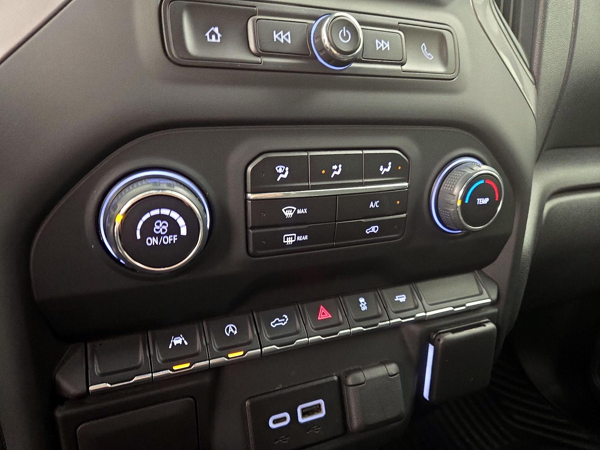 Thumbnail: 2024 Chevrolet Silverado 1500 - 17