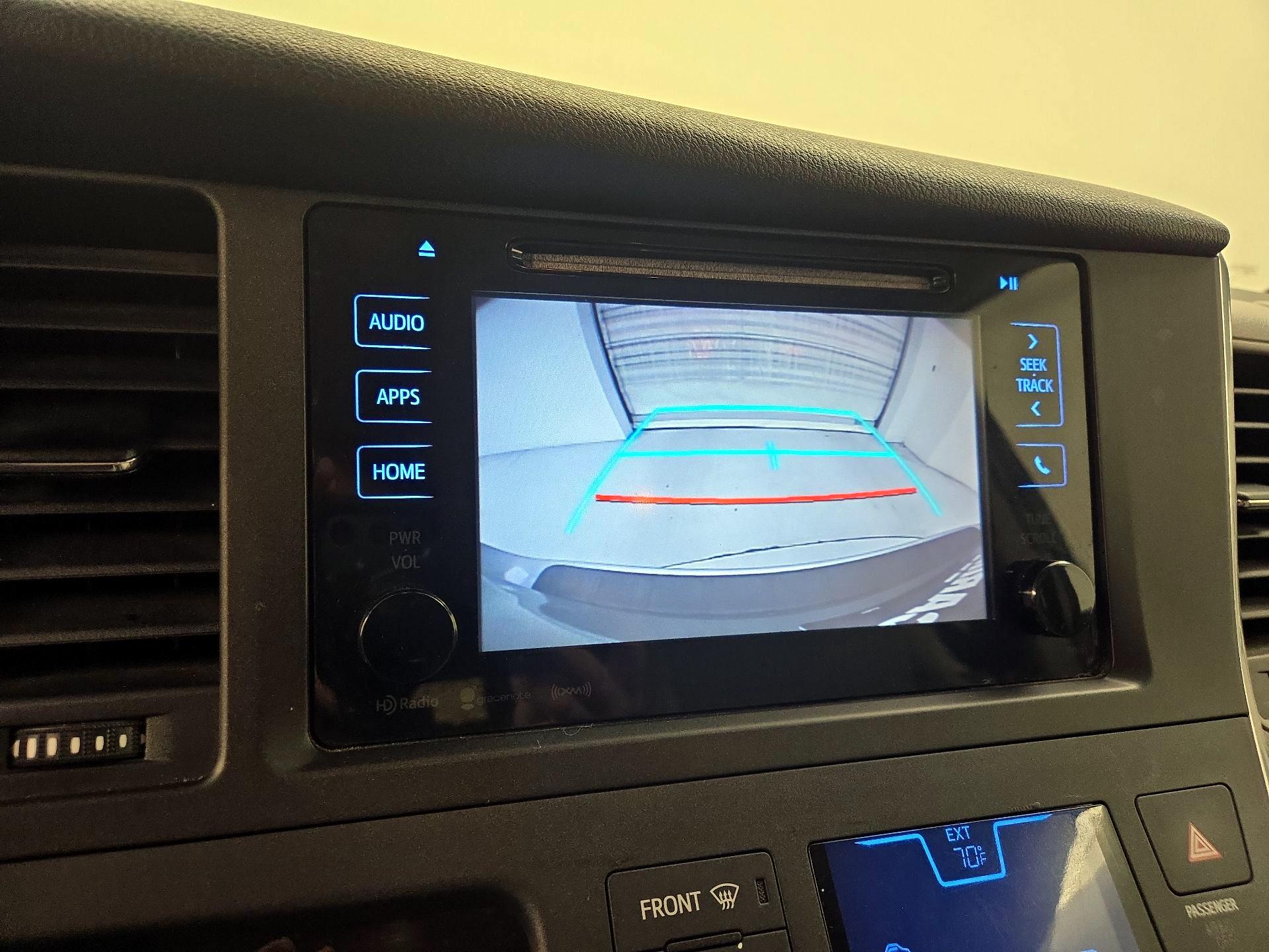 Thumbnail: 2017 Toyota Sienna - 14