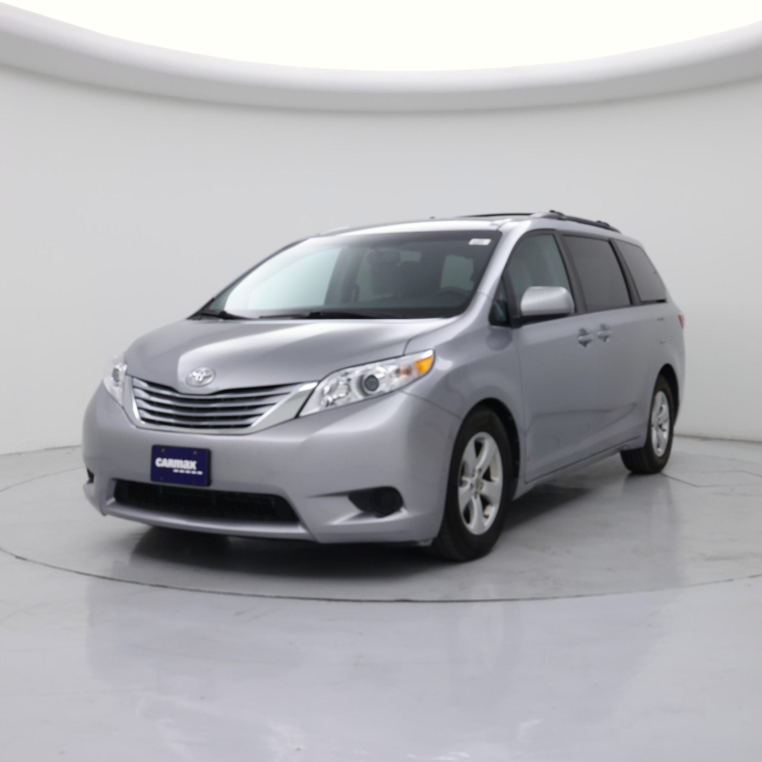 Thumbnail: 2017 Toyota Sienna - 4