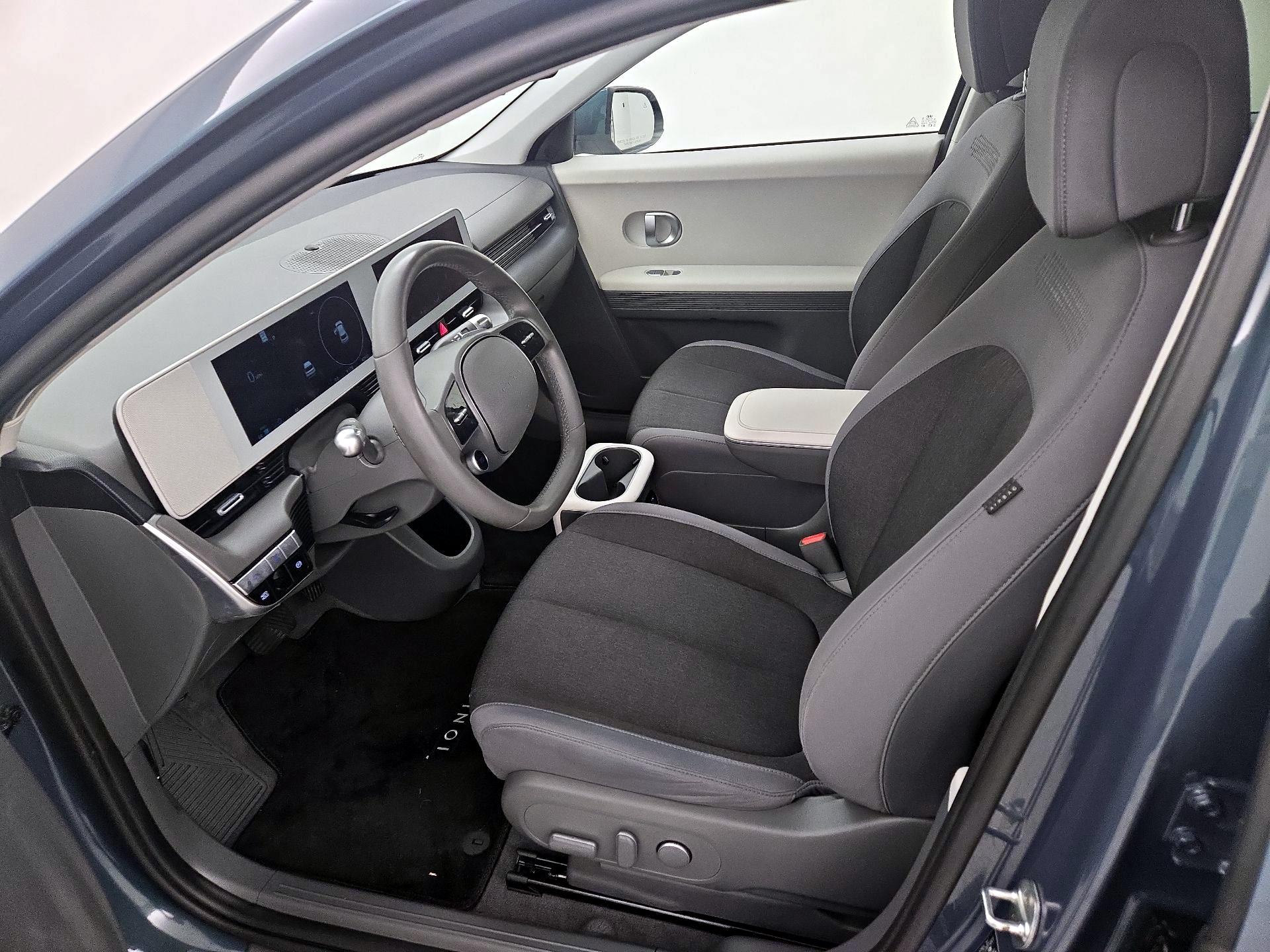 Thumbnail: 2023 Hyundai Ioniq 5 - 11