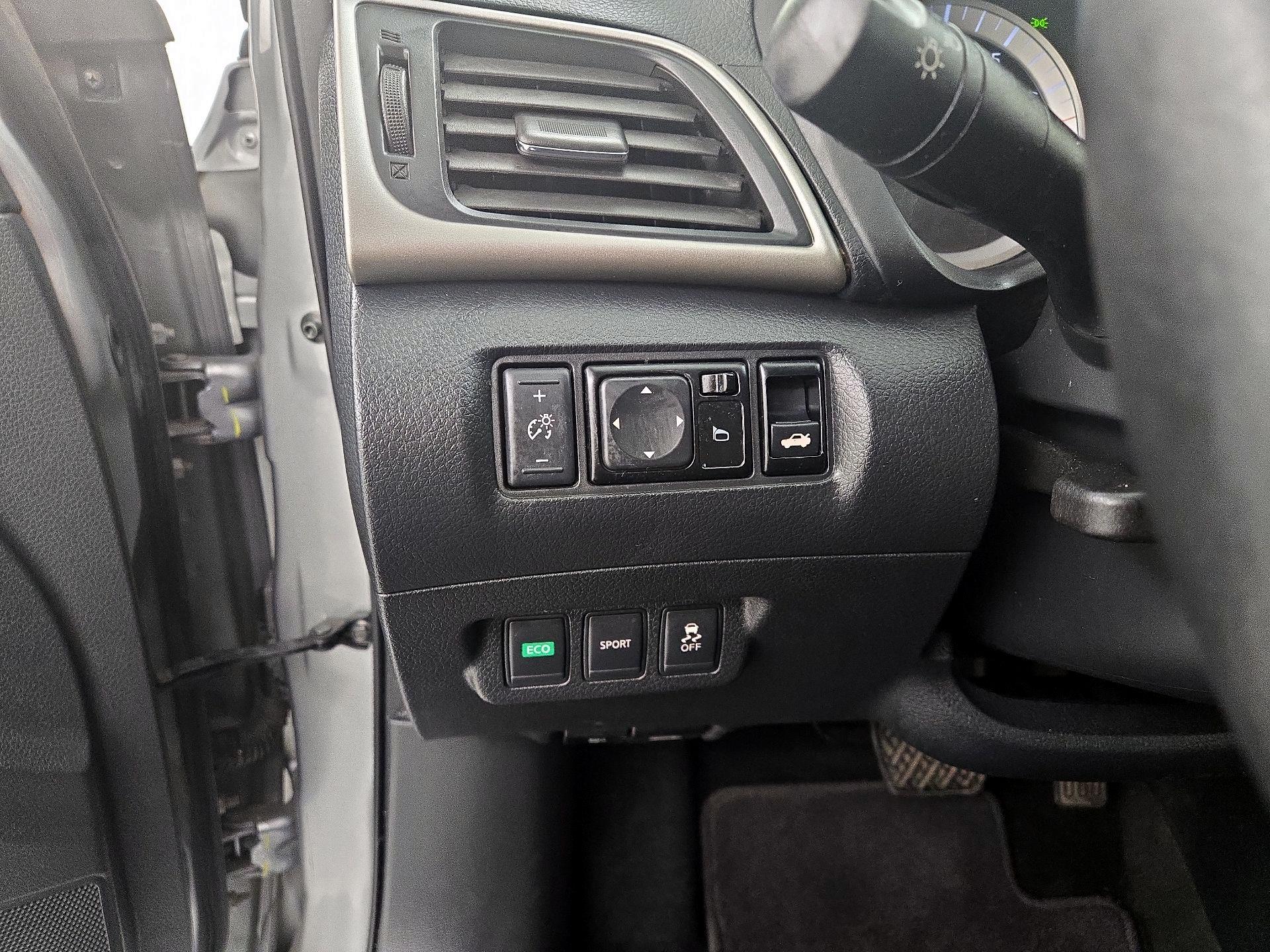 Thumbnail: 2014 Nissan Sentra - 11