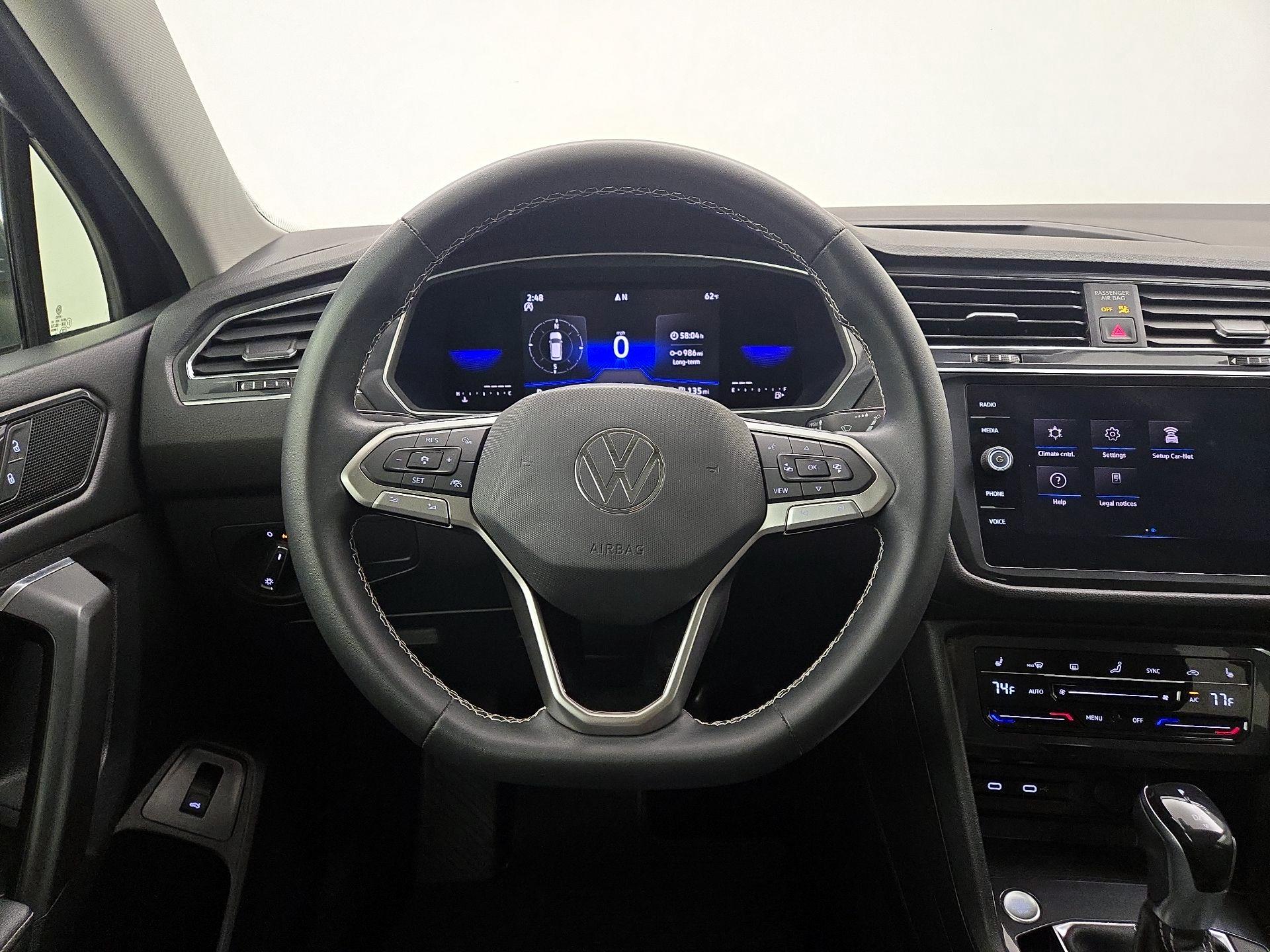 Thumbnail: 2022 Volkswagen Tiguan - 10