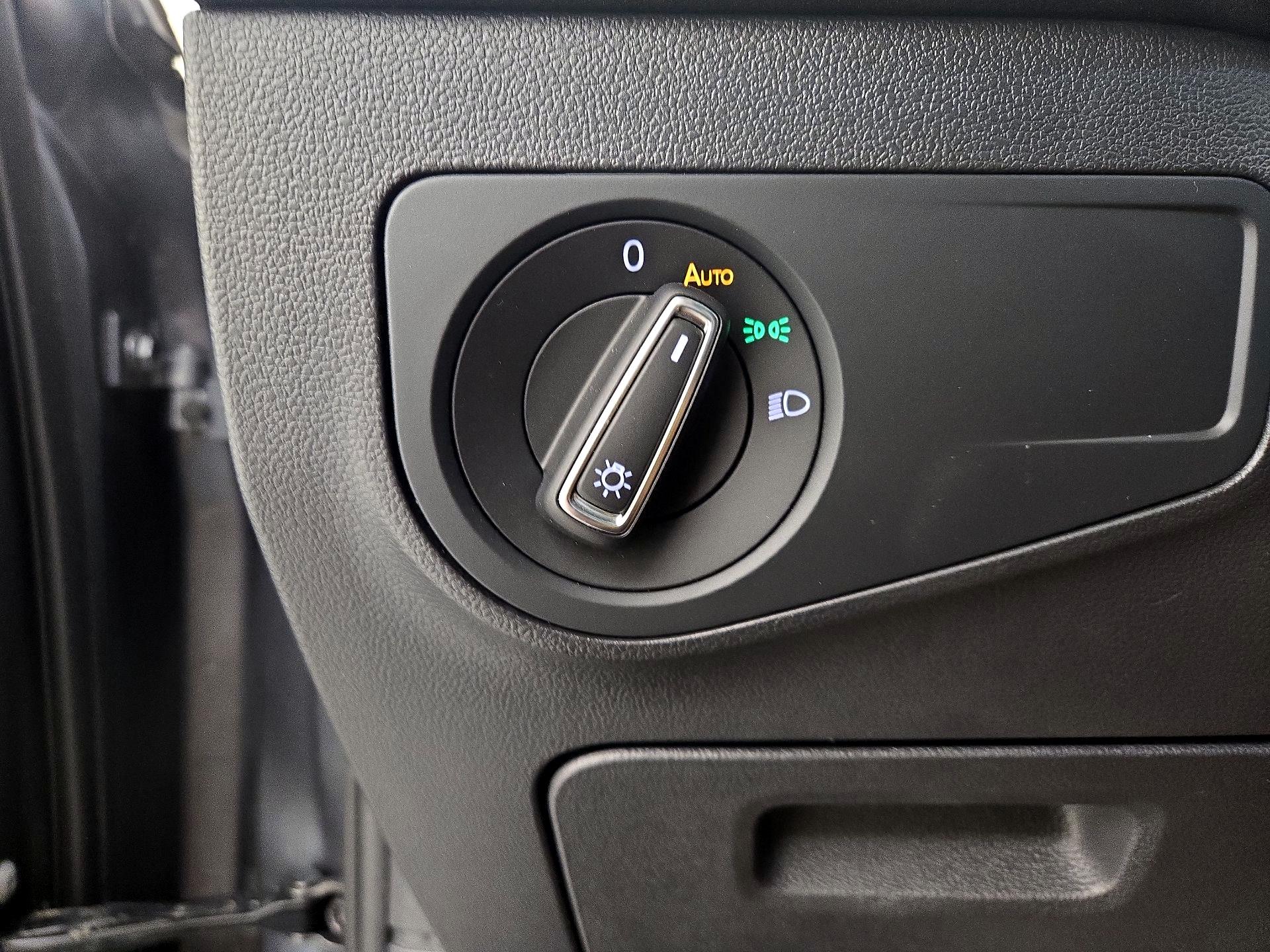 Thumbnail: 2022 Volkswagen Tiguan - 13