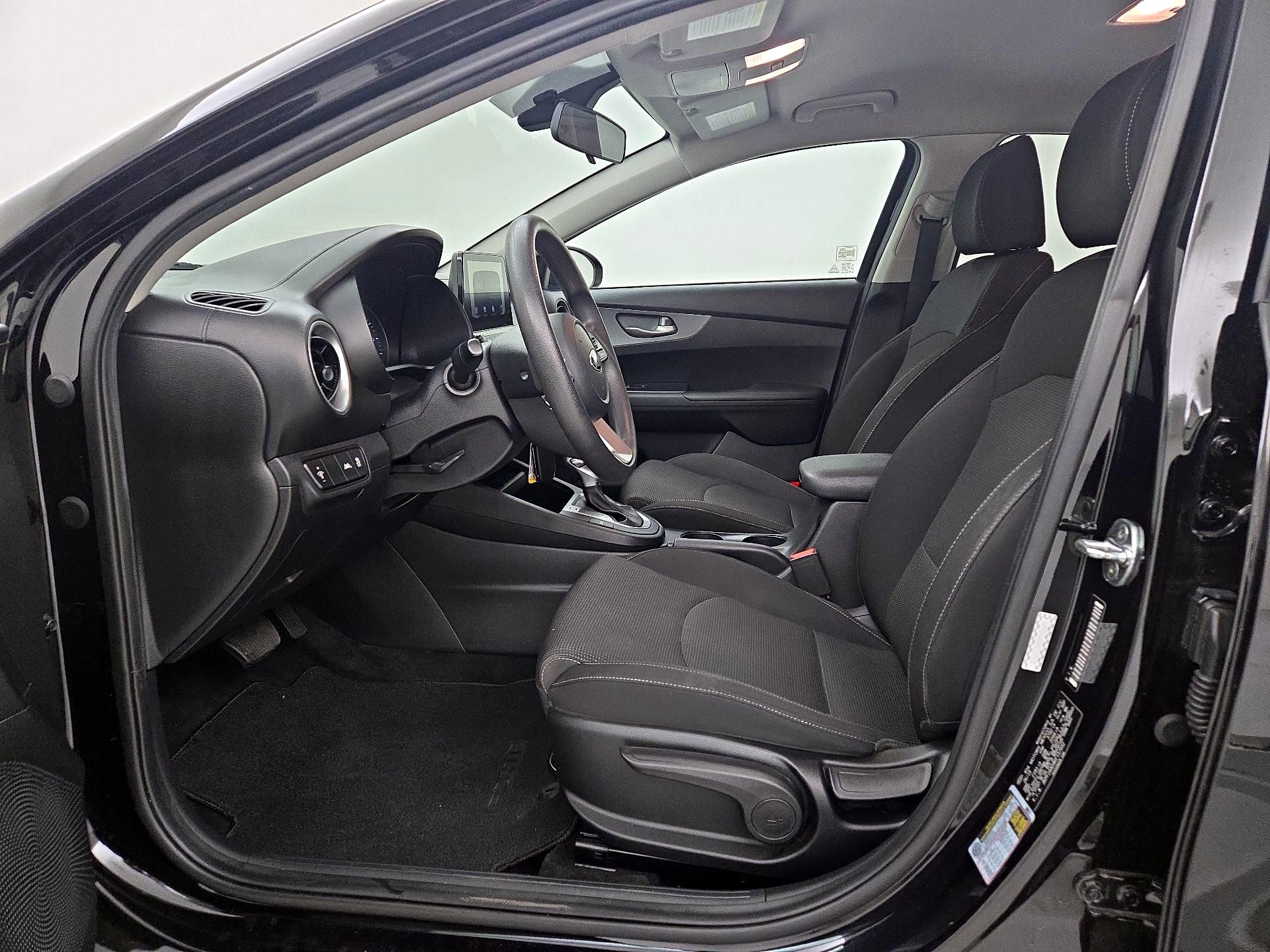 Thumbnail: 2019 Kia Forte - 11