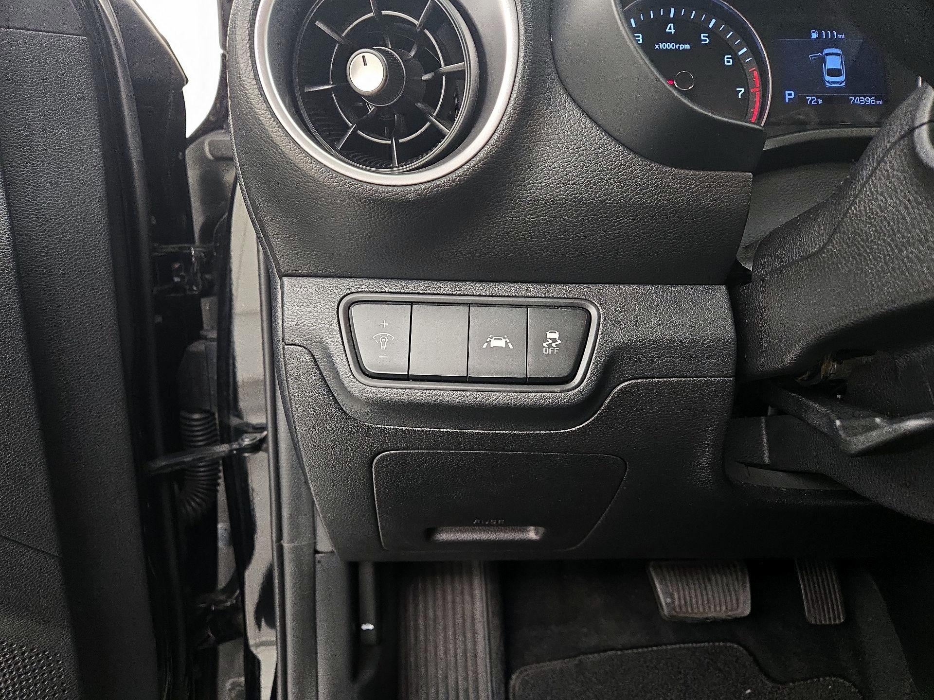 Thumbnail: 2019 Kia Forte - 13