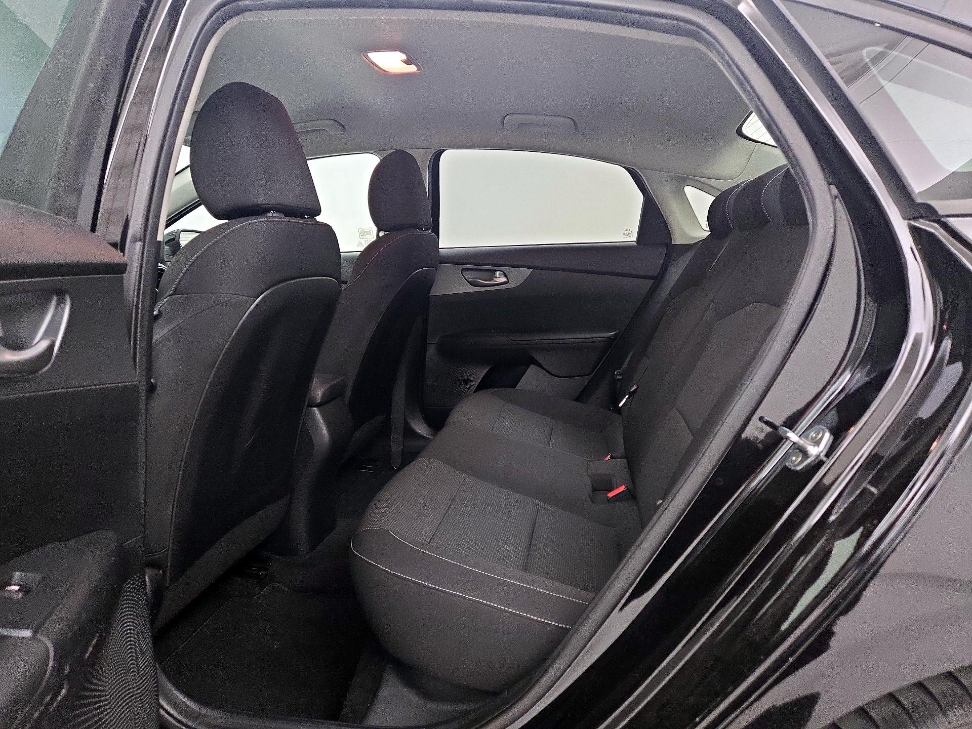 Thumbnail: 2019 Kia Forte - 19