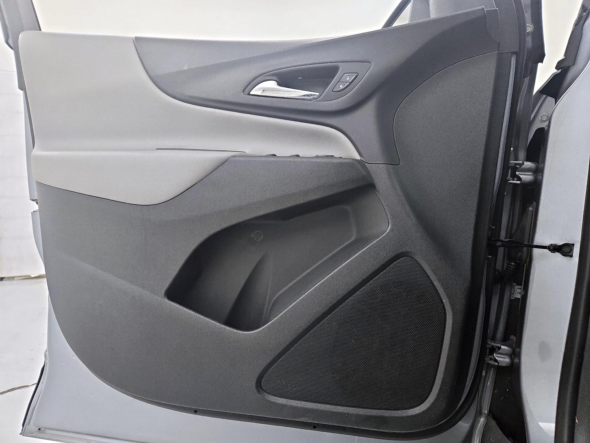 Thumbnail: 2023 Chevrolet Equinox - 10