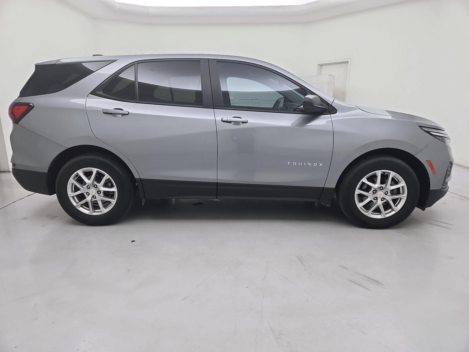 Thumbnail: 2023 Chevrolet Equinox - 4