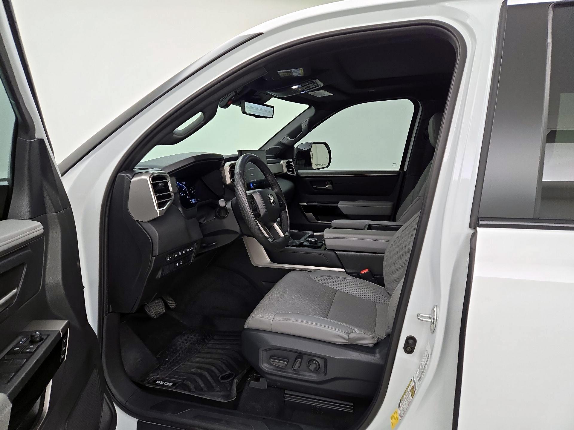 Thumbnail: 2025 Toyota Tundra - 11