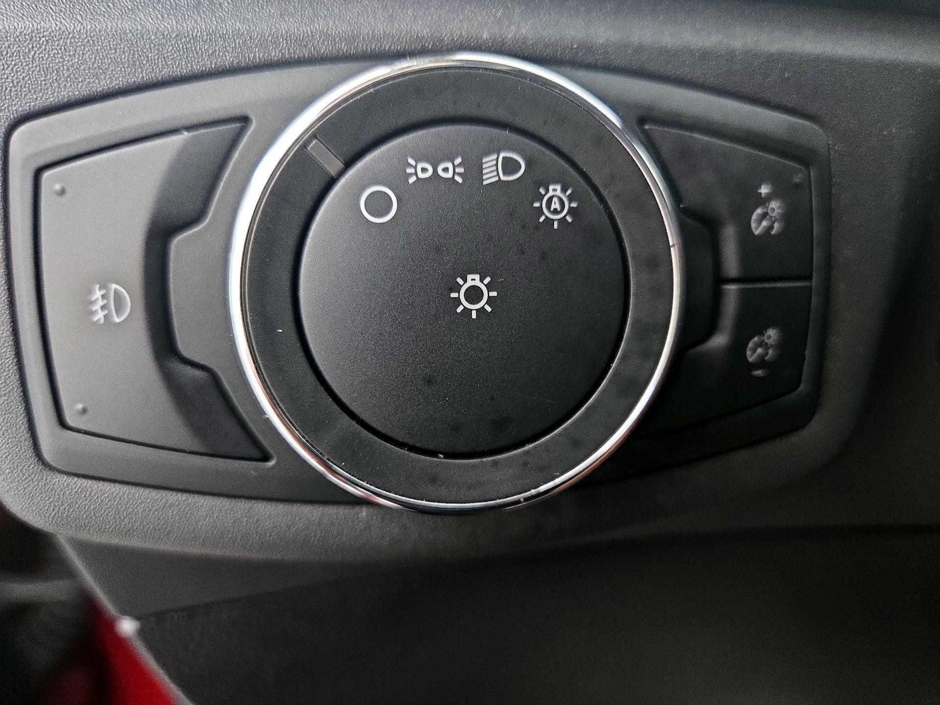 Thumbnail: 2014 Ford Fusion - 13