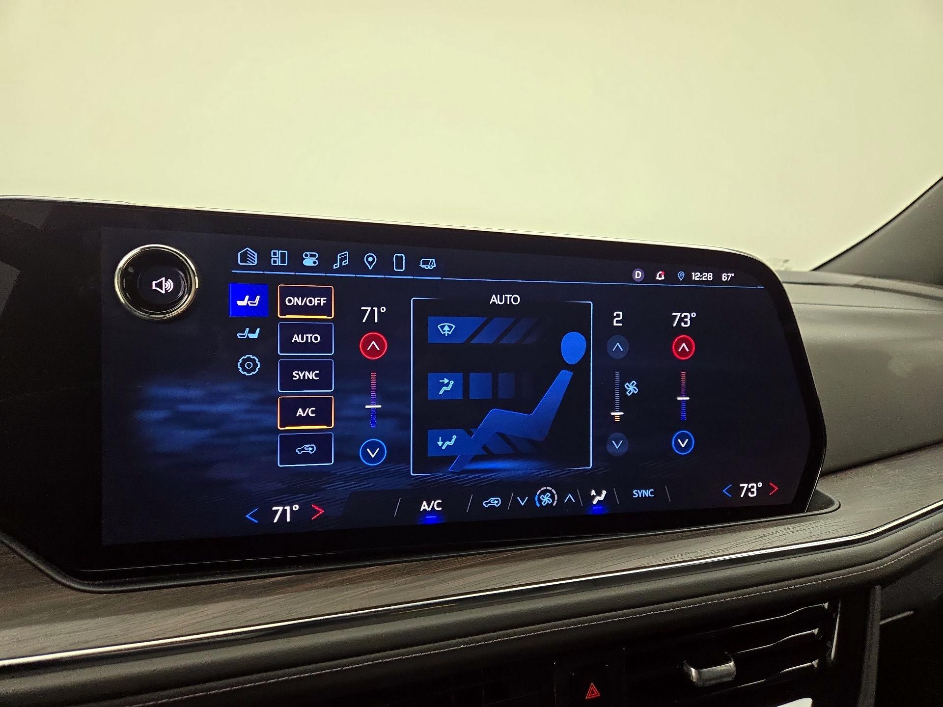 Thumbnail: 2025 Chevrolet Suburban - 17