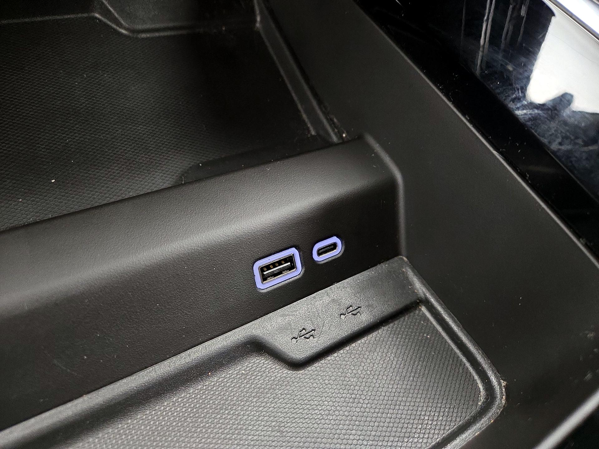 Thumbnail: 2025 Chevrolet Suburban - 19