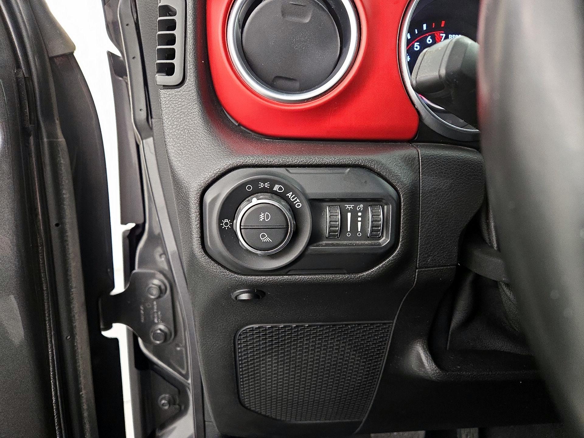 Thumbnail: 2021 Jeep Gladiator - 13