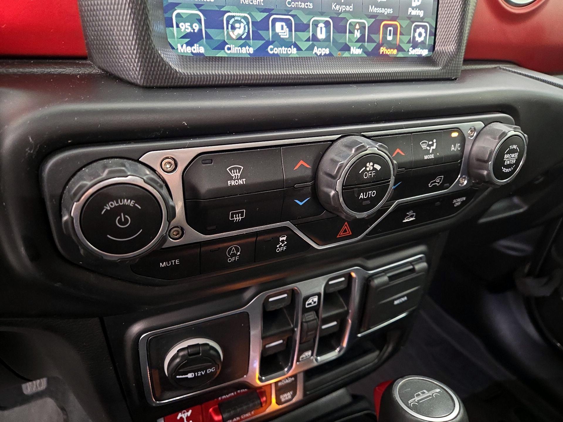 Thumbnail: 2021 Jeep Gladiator - 17