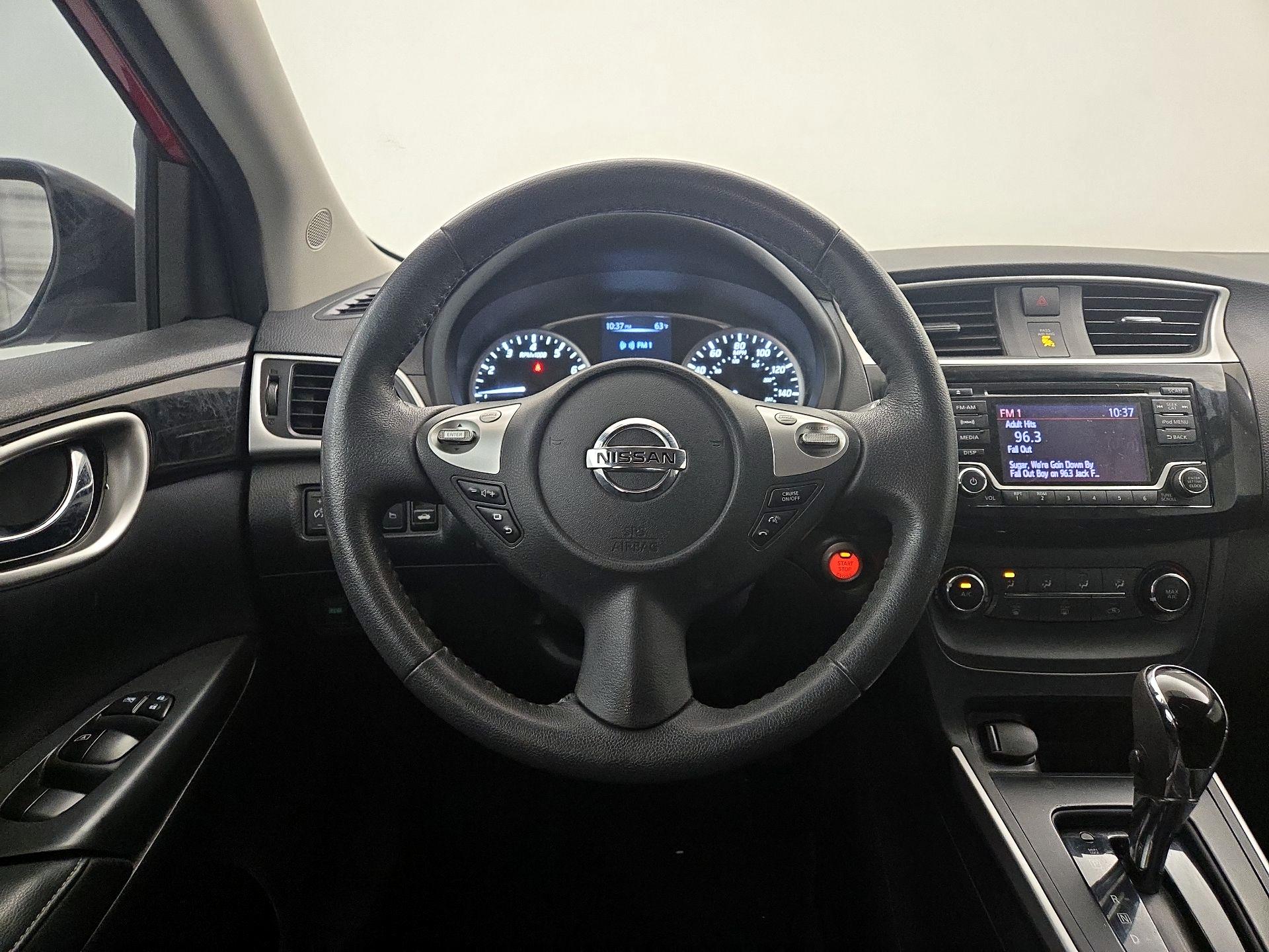 Thumbnail: 2017 Nissan Sentra - 10