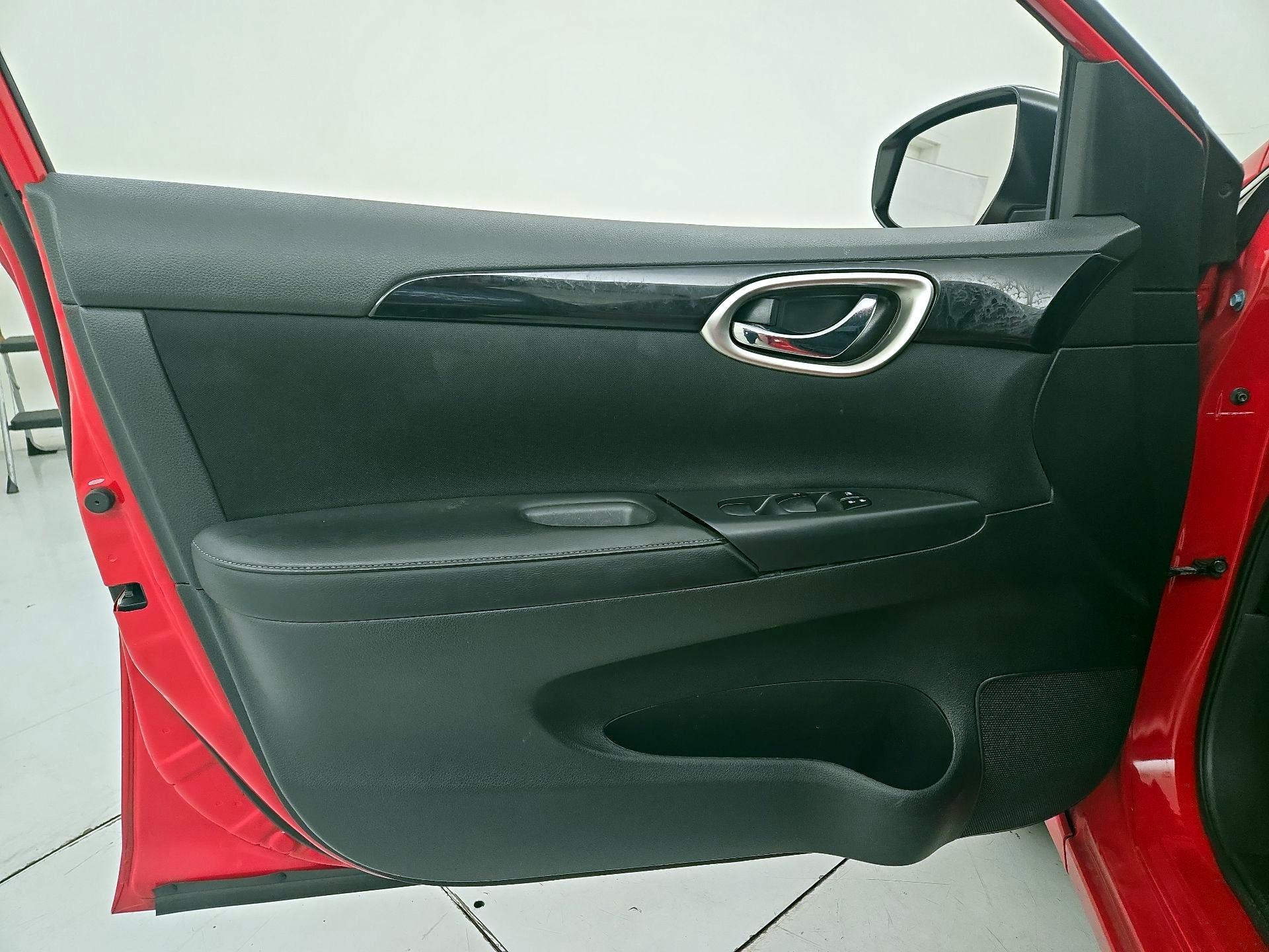 Thumbnail: 2017 Nissan Sentra - 12