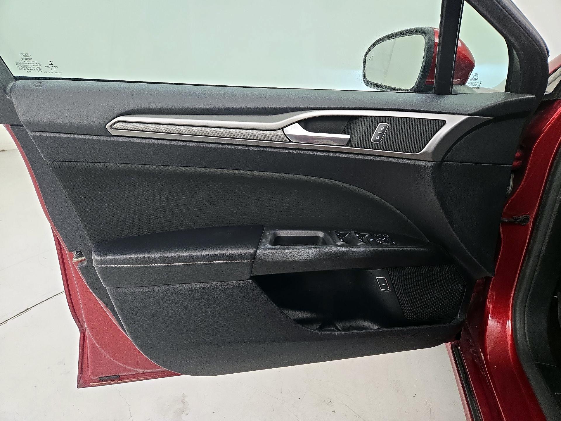 Thumbnail: 2019 Ford Fusion - 12