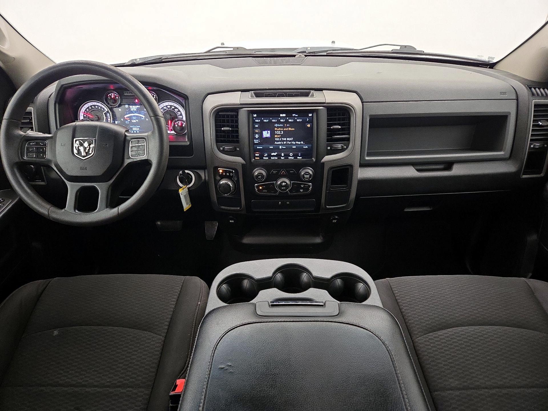 Thumbnail: 2020 RAM 1500 Classic - 9