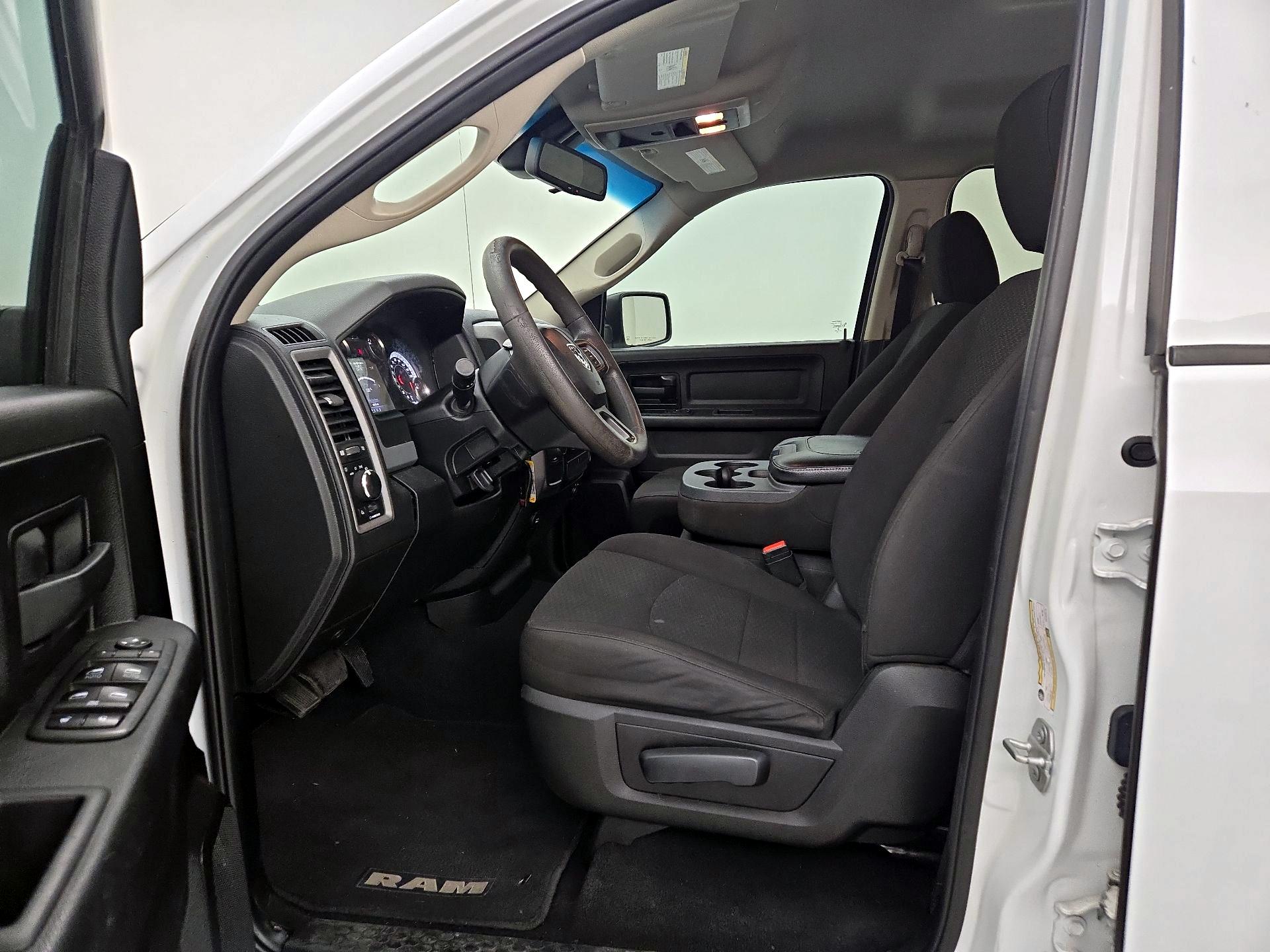 Thumbnail: 2020 RAM 1500 Classic - 11