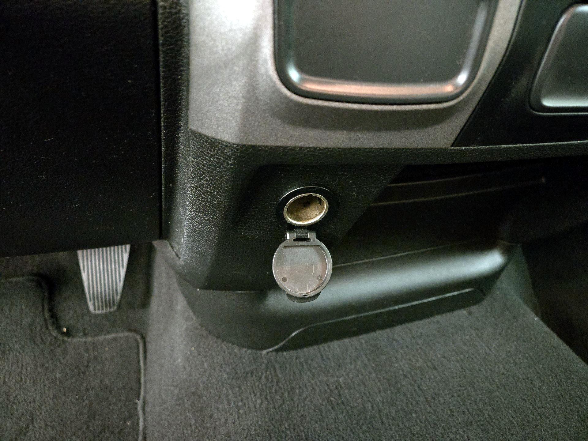 Thumbnail: 2020 RAM 1500 Classic - 18