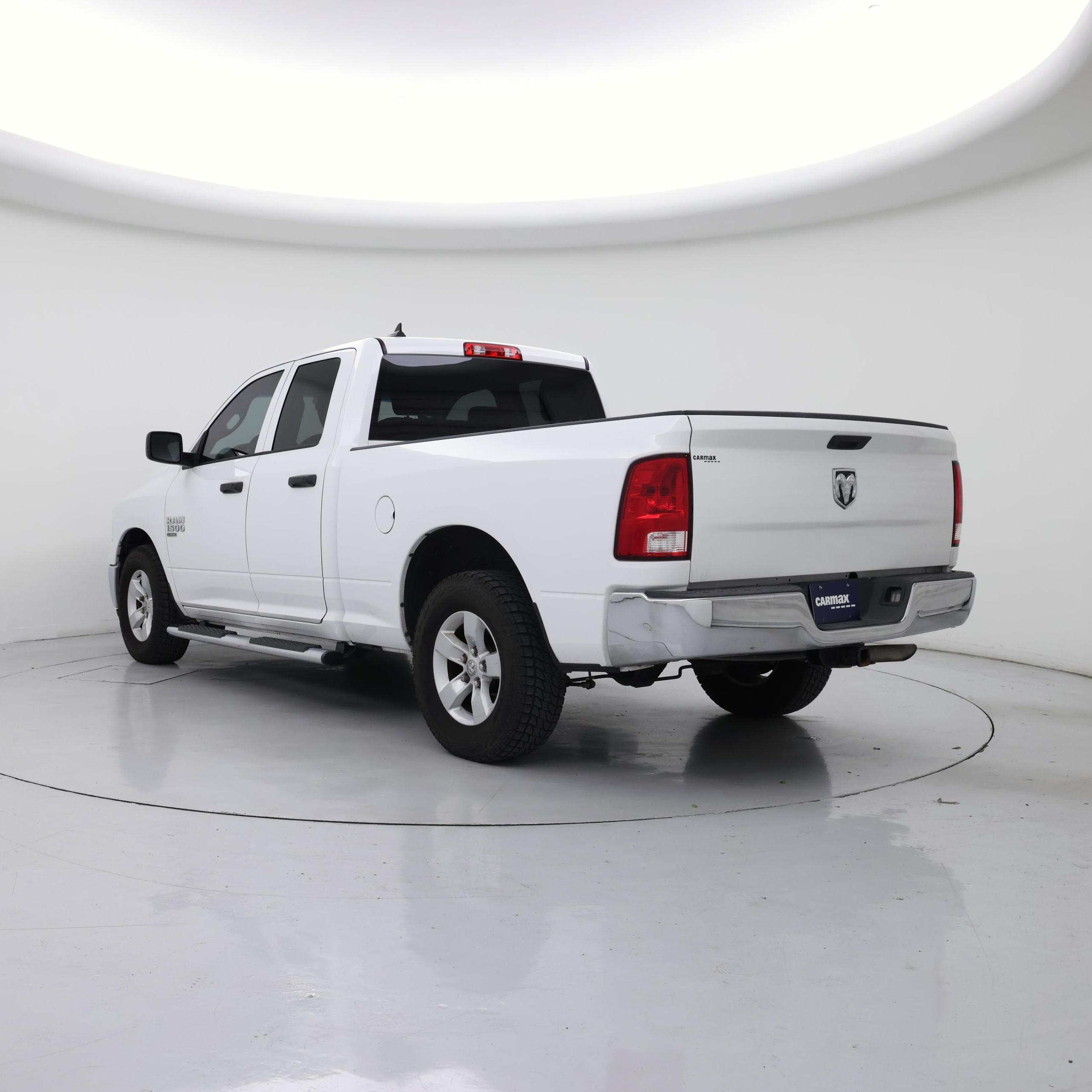 Thumbnail: 2020 RAM 1500 Classic - 2