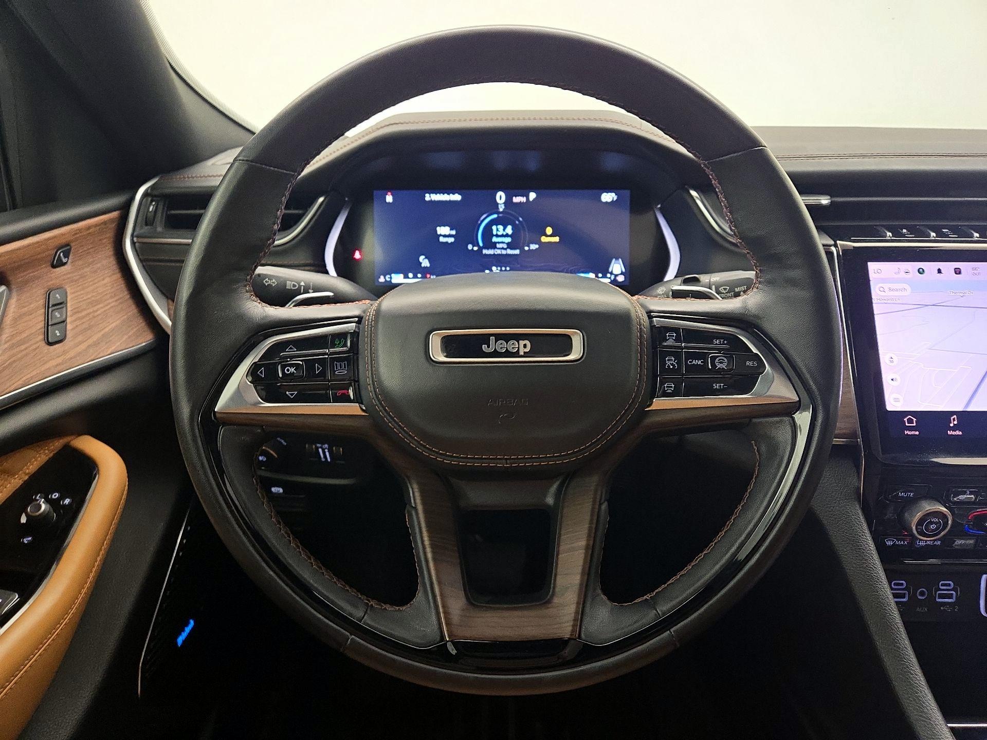 Thumbnail: 2023 Jeep Grand Cherokee - 10